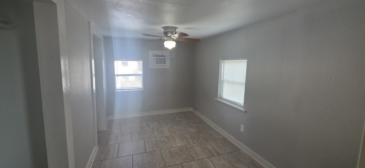 712 40th Street Property Photo 4