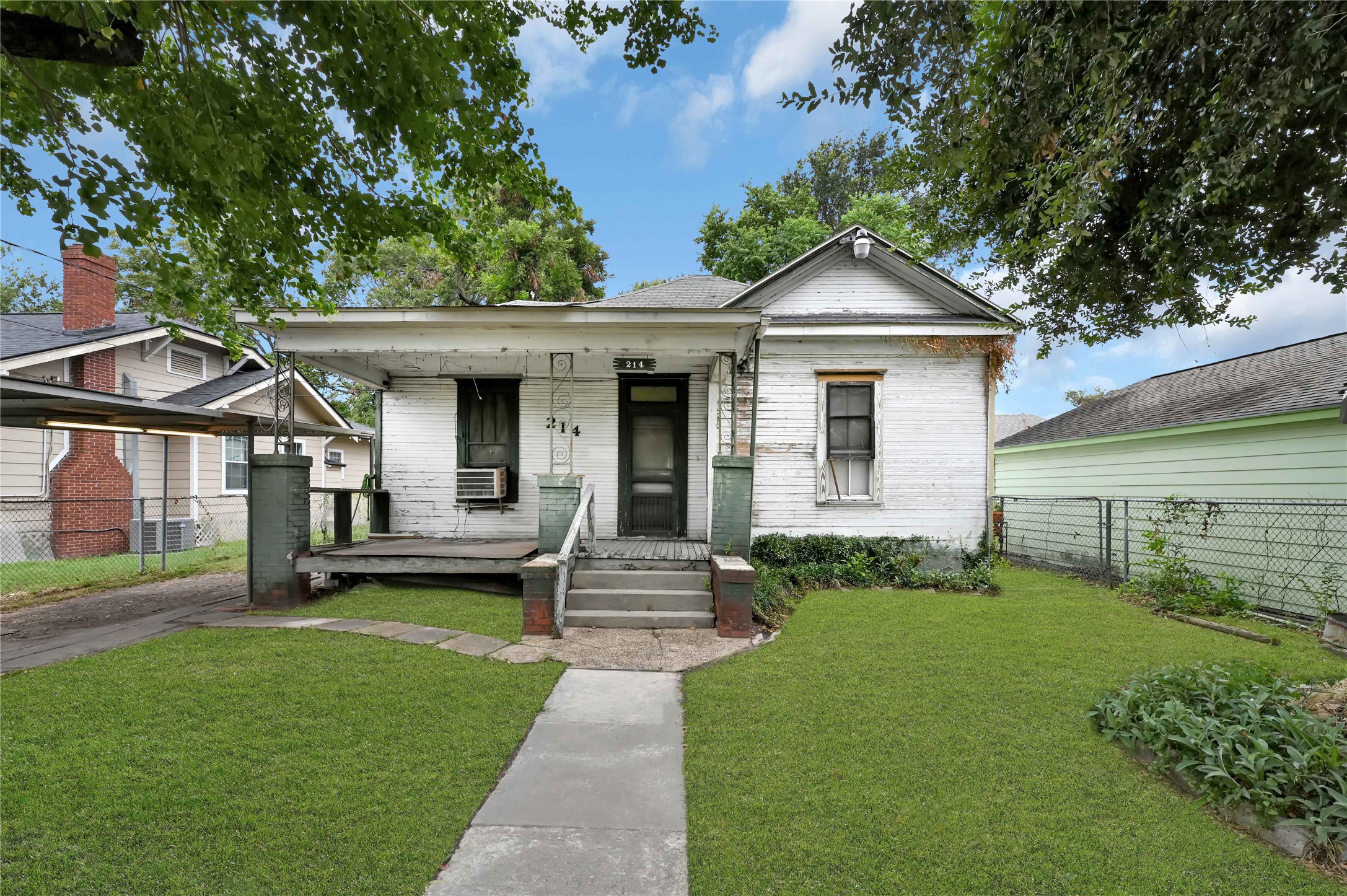 214 Quitman Street Property Photo