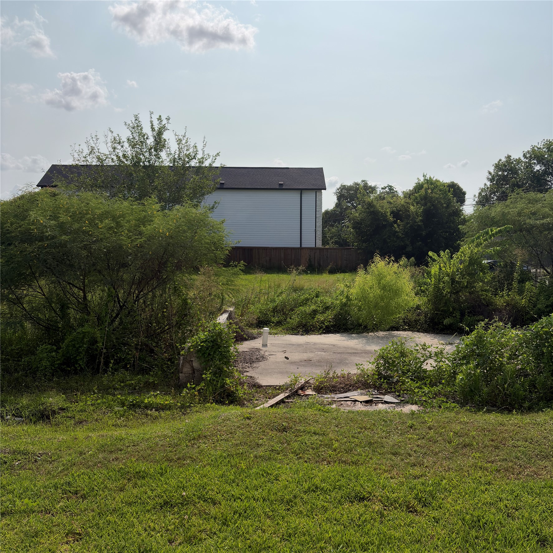 514 E 31st Street Property Photo 7