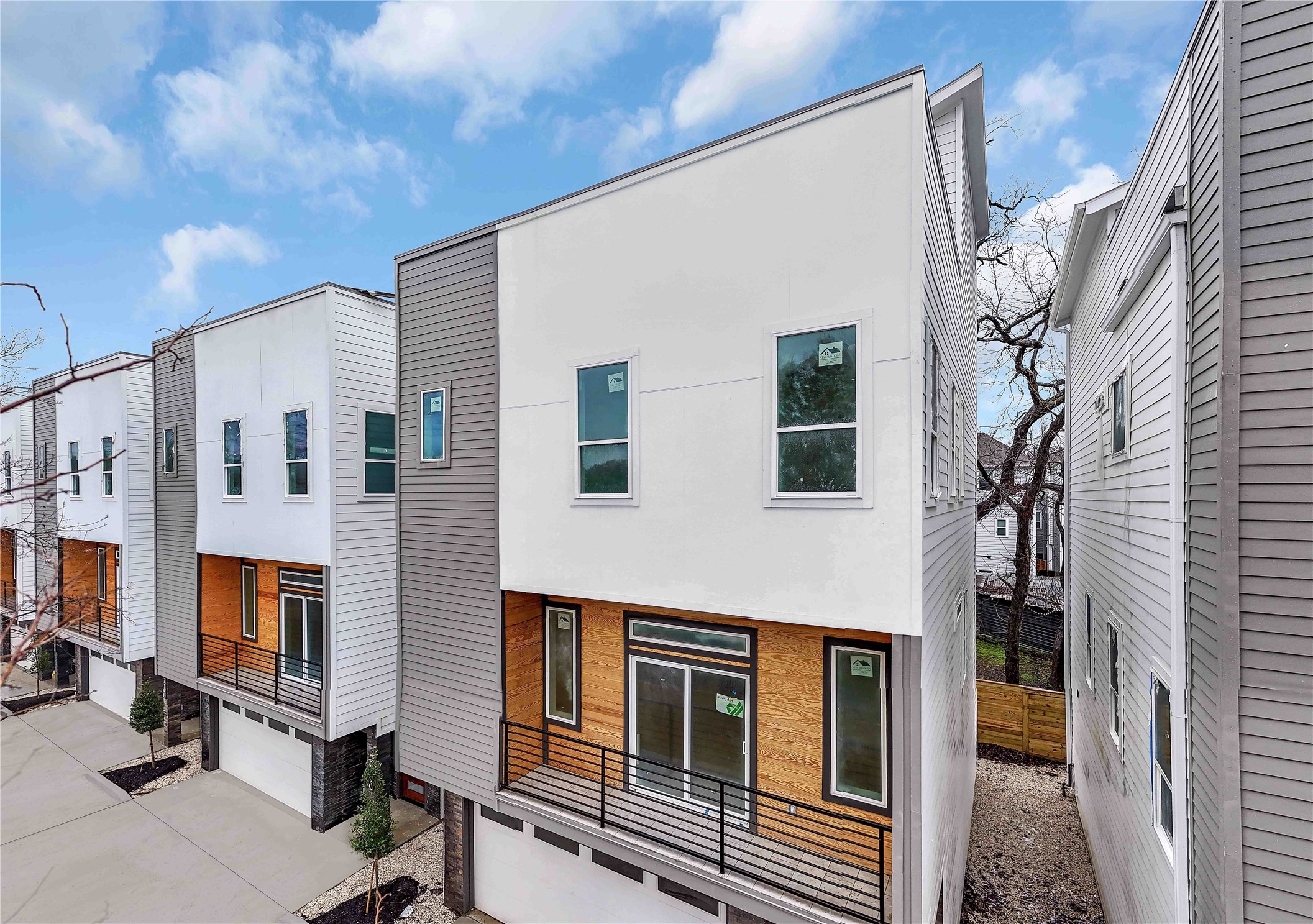 710 Link Road E Property Photo 1