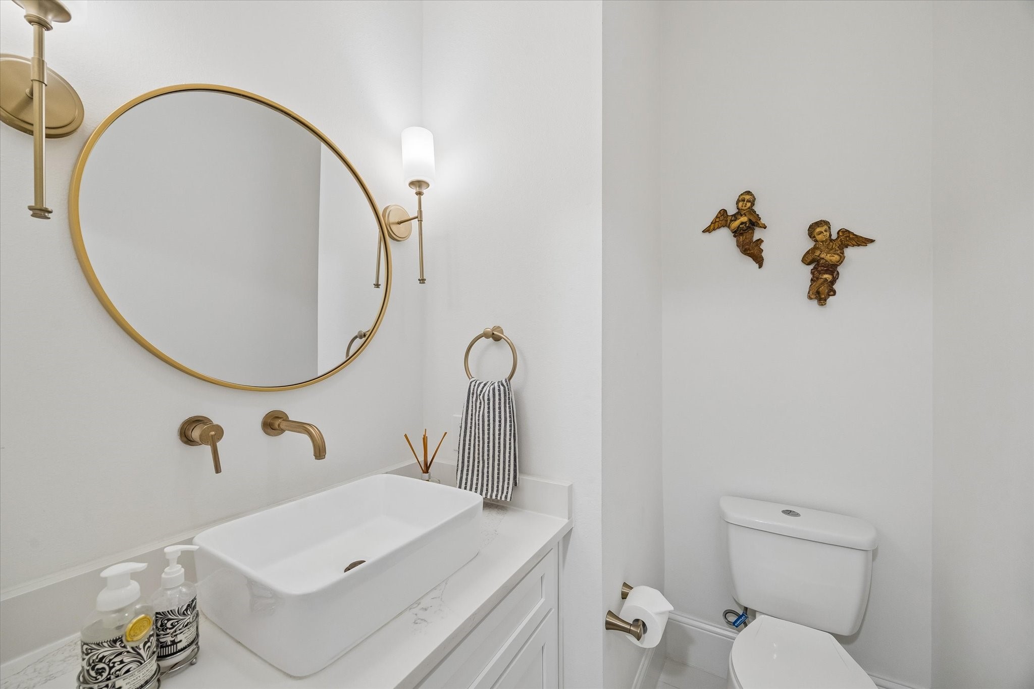 534 W 26th Street Property Photo 11