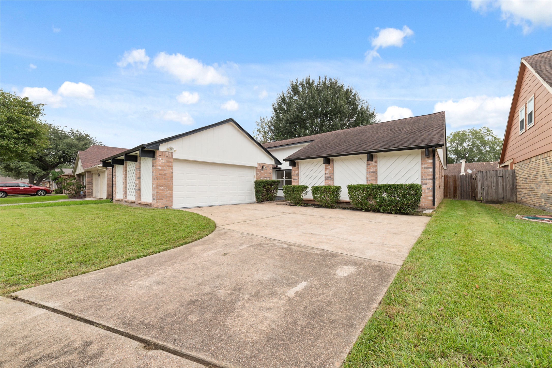 2106 Endicott Lane Property Photo 3