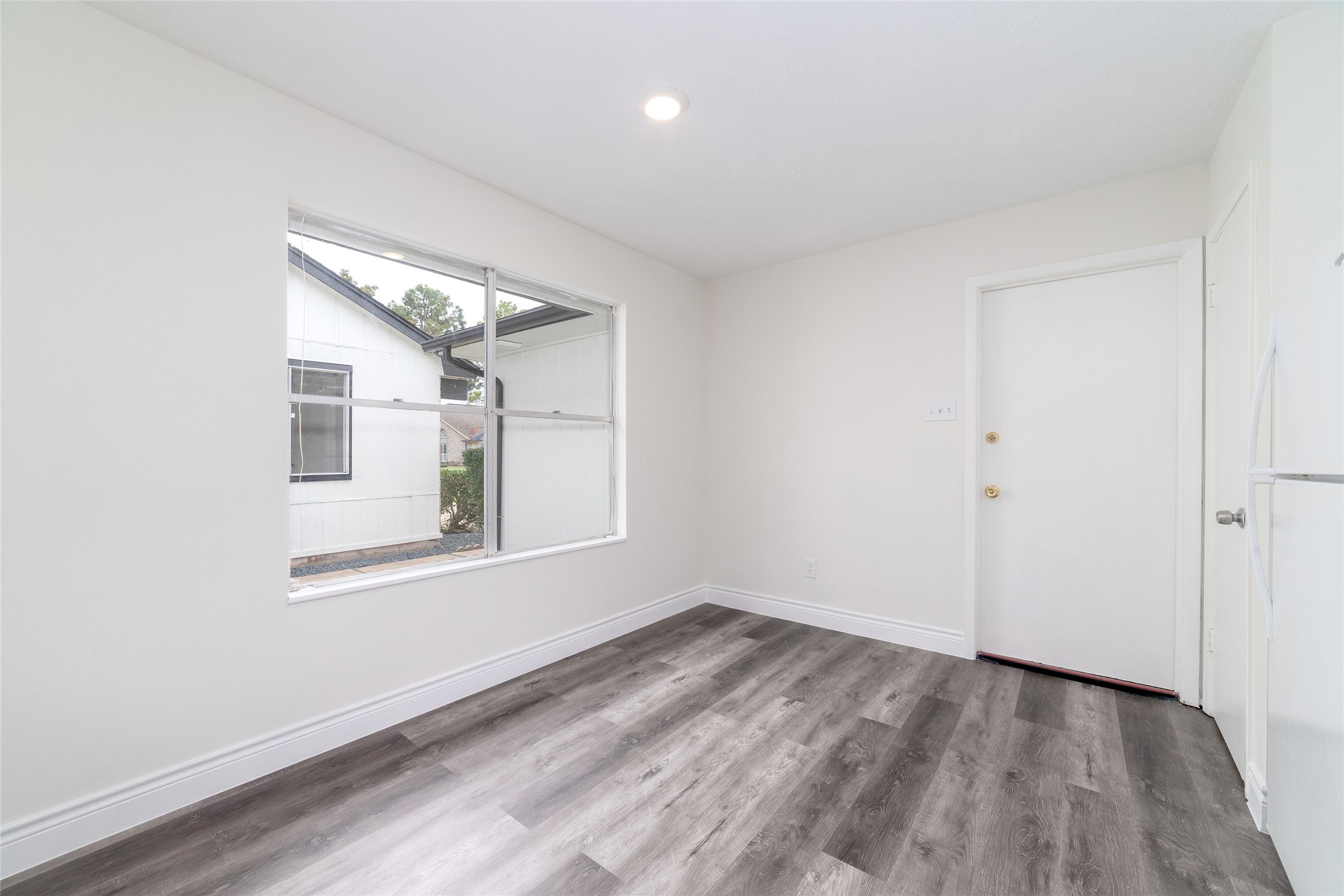2106 Endicott Lane Property Photo 14