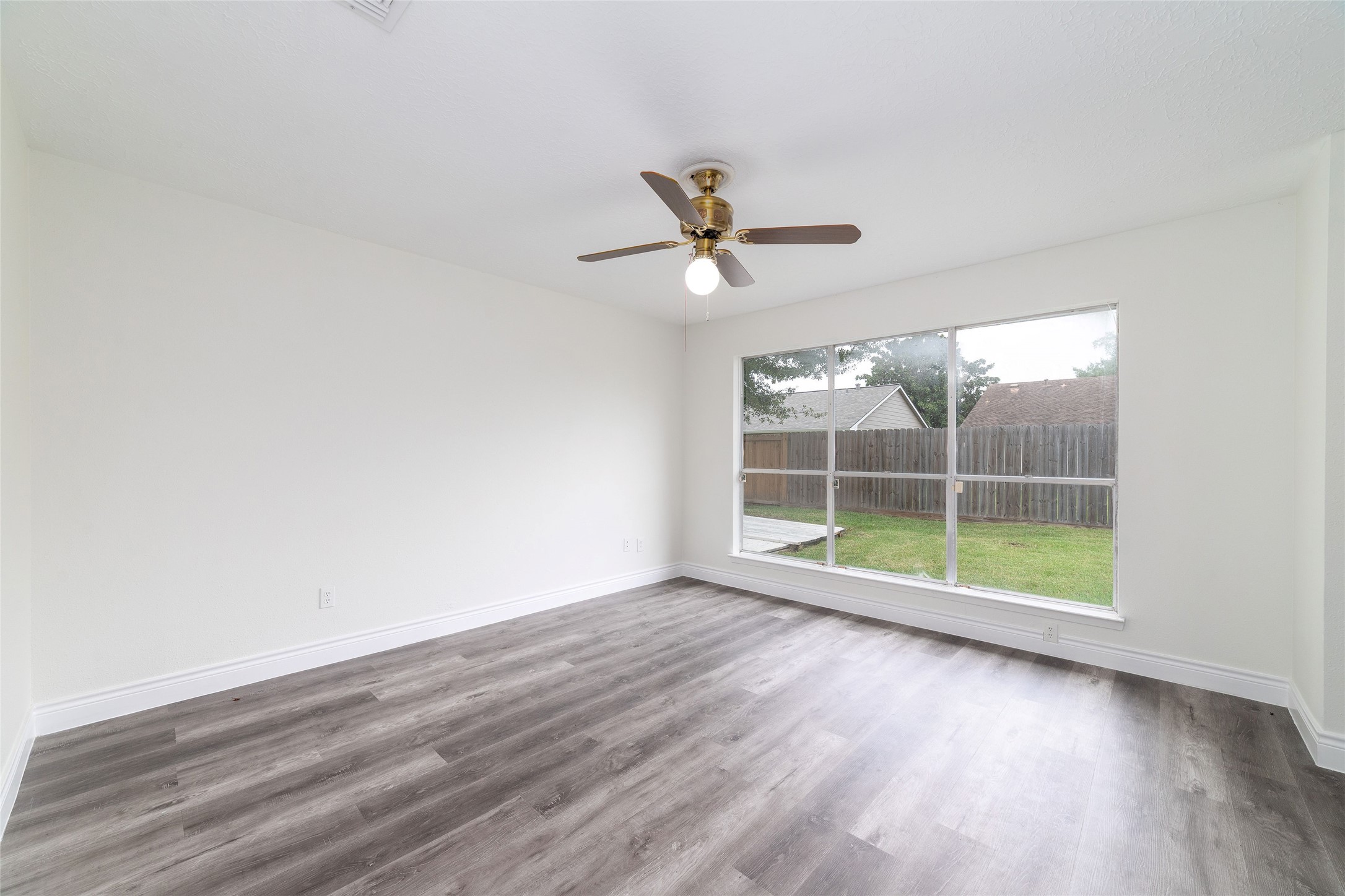 2106 Endicott Lane Property Photo 15