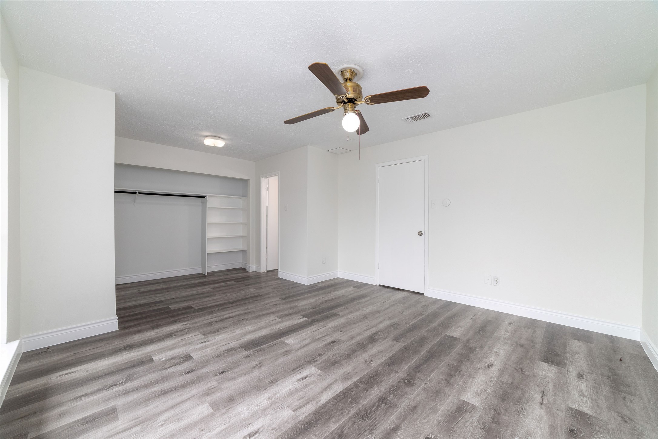 2106 Endicott Lane Property Photo 16