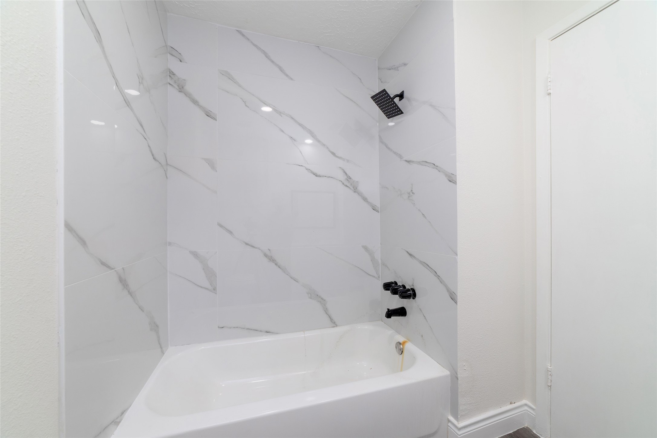 2106 Endicott Lane Property Photo 22