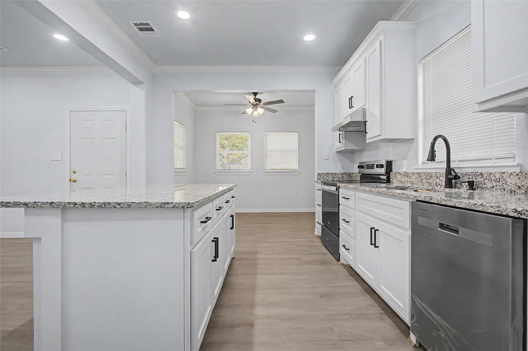 706 Ashville Street Property Photo 14