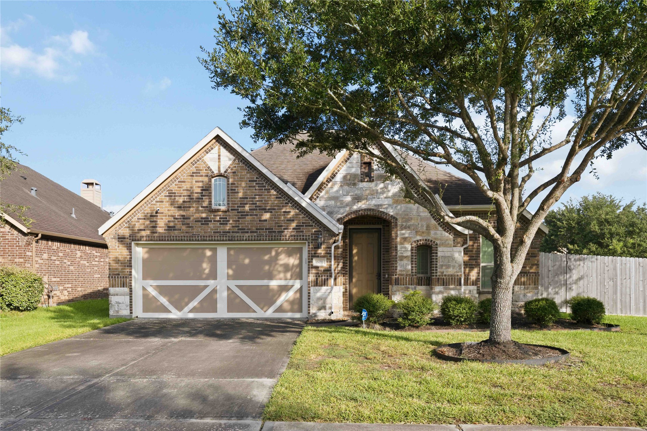 601 Dunlavy Lane Property Photo 1