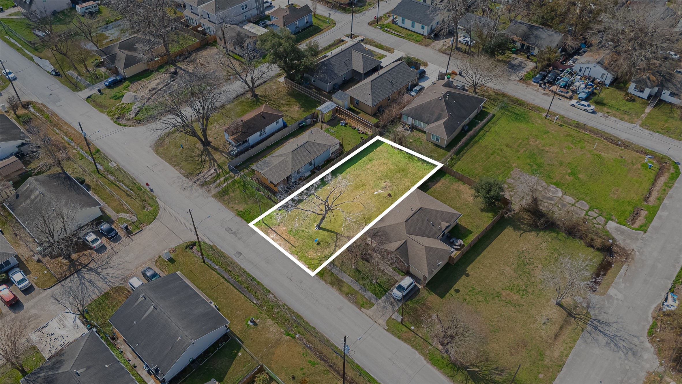 2209 Sakowitz Street Property Photo 3