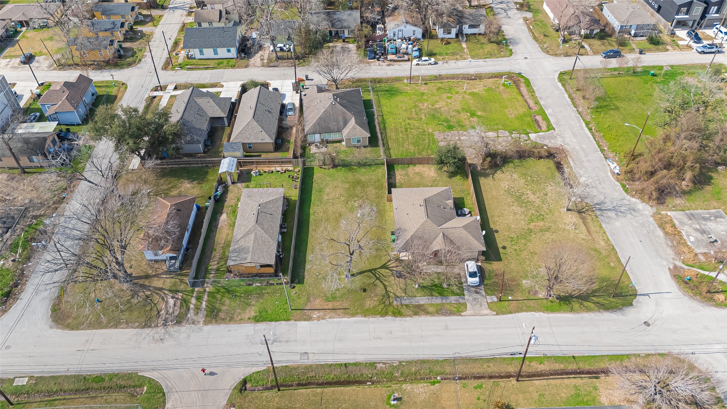 2209 Sakowitz Street Property Photo 5