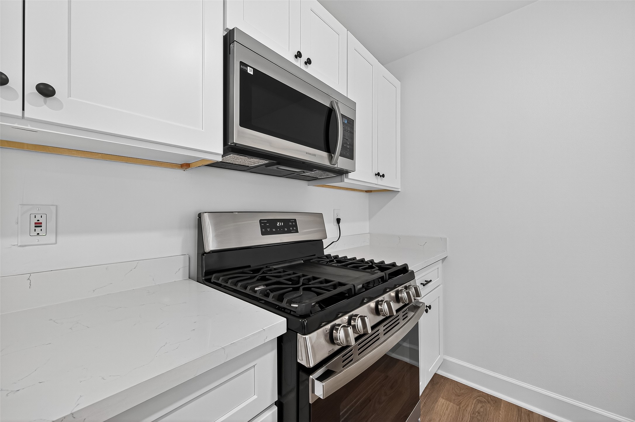 1609 N Pacific Street Property Photo 9