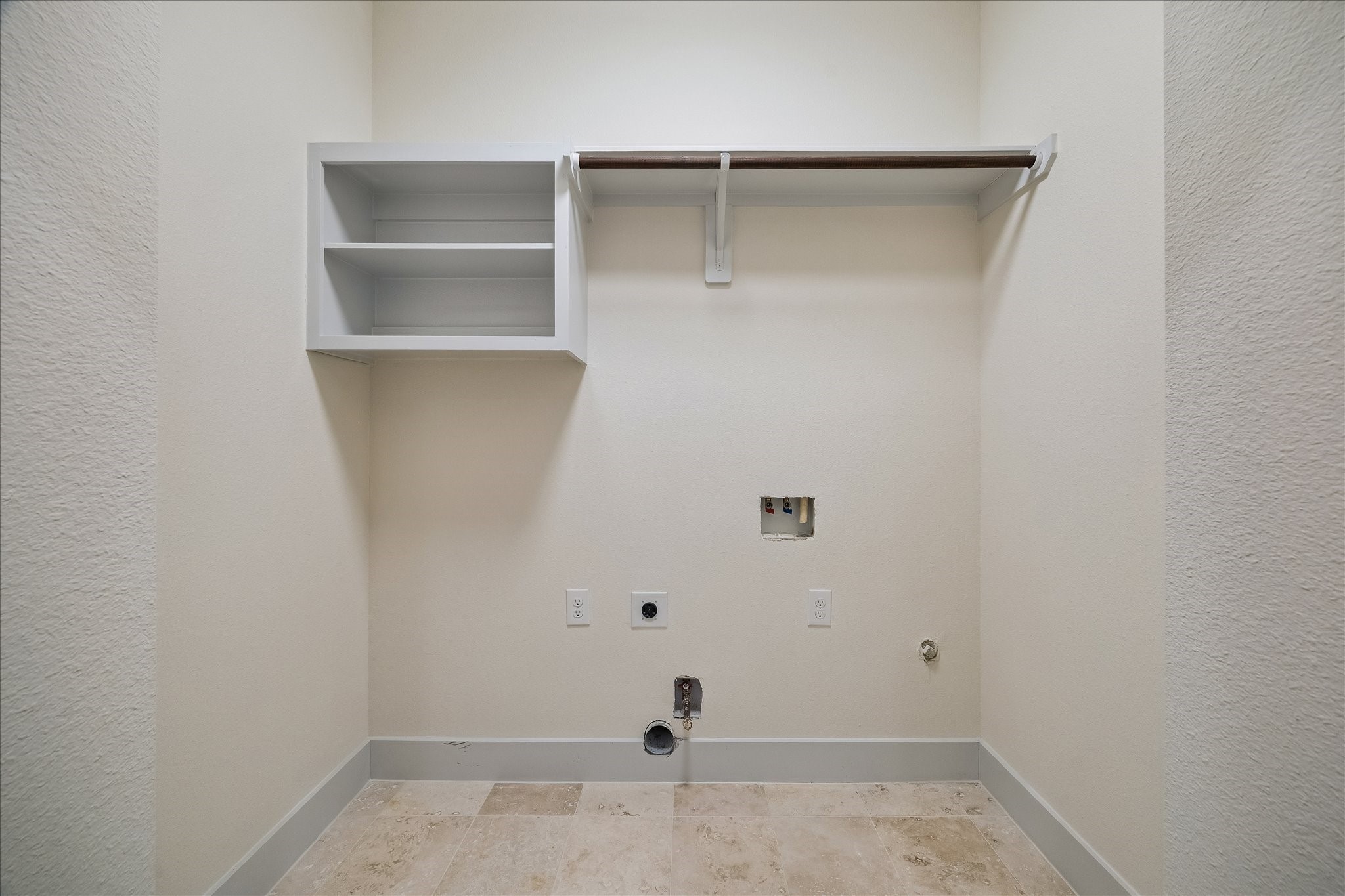 4833 Chenevert Street Property Photo 25