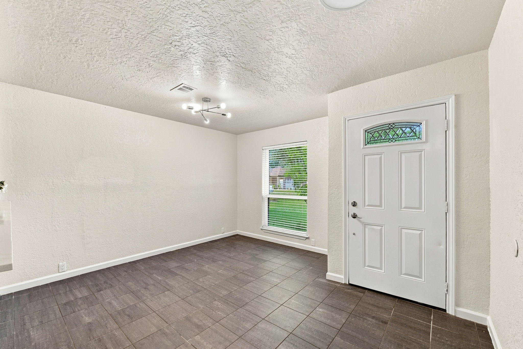 516 Saint Charles Street Property Photo 11