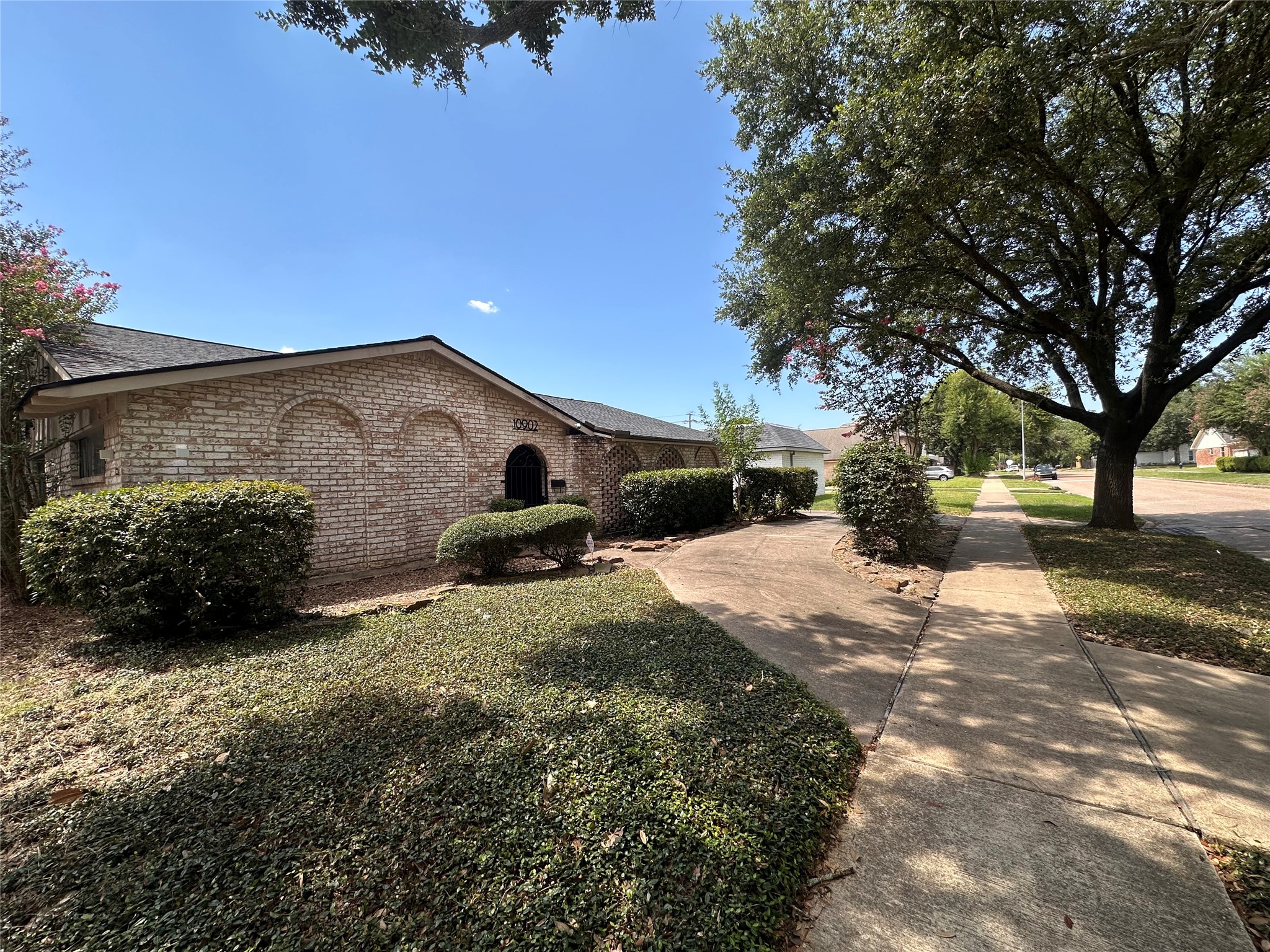 10902 Bob White Drive Property Photo 1