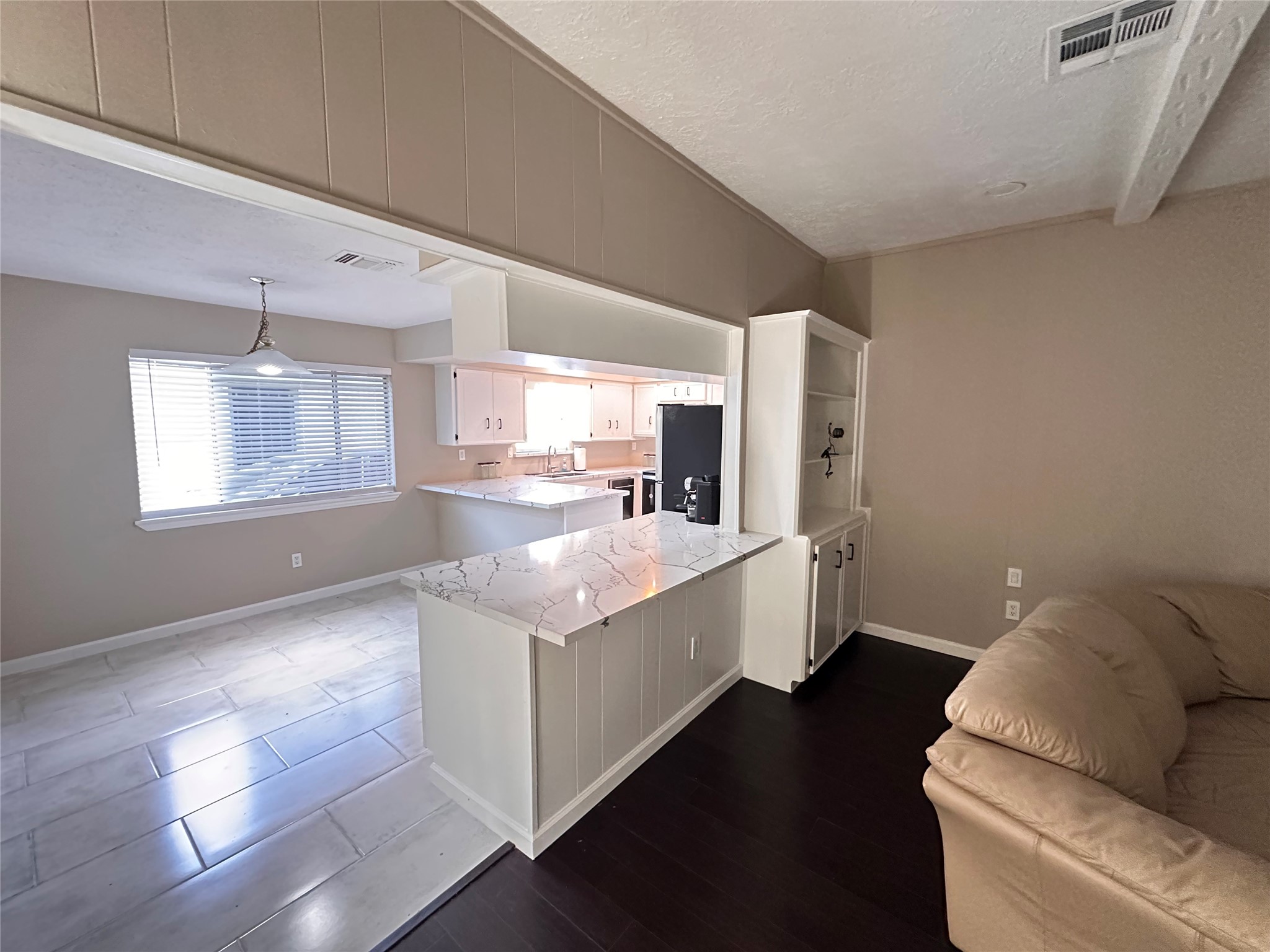 10902 Bob White Drive Property Photo 10