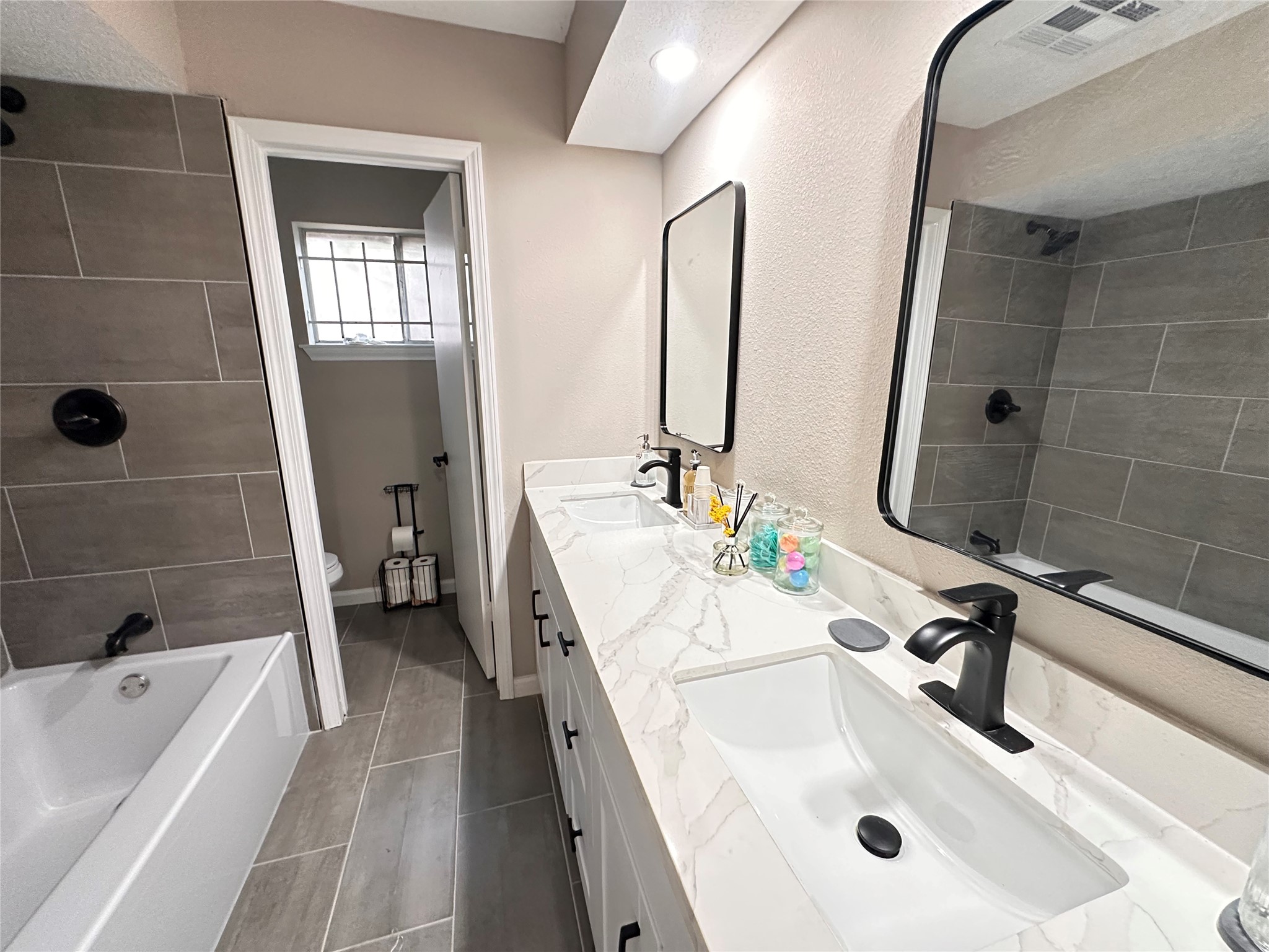 10902 Bob White Drive Property Photo 23