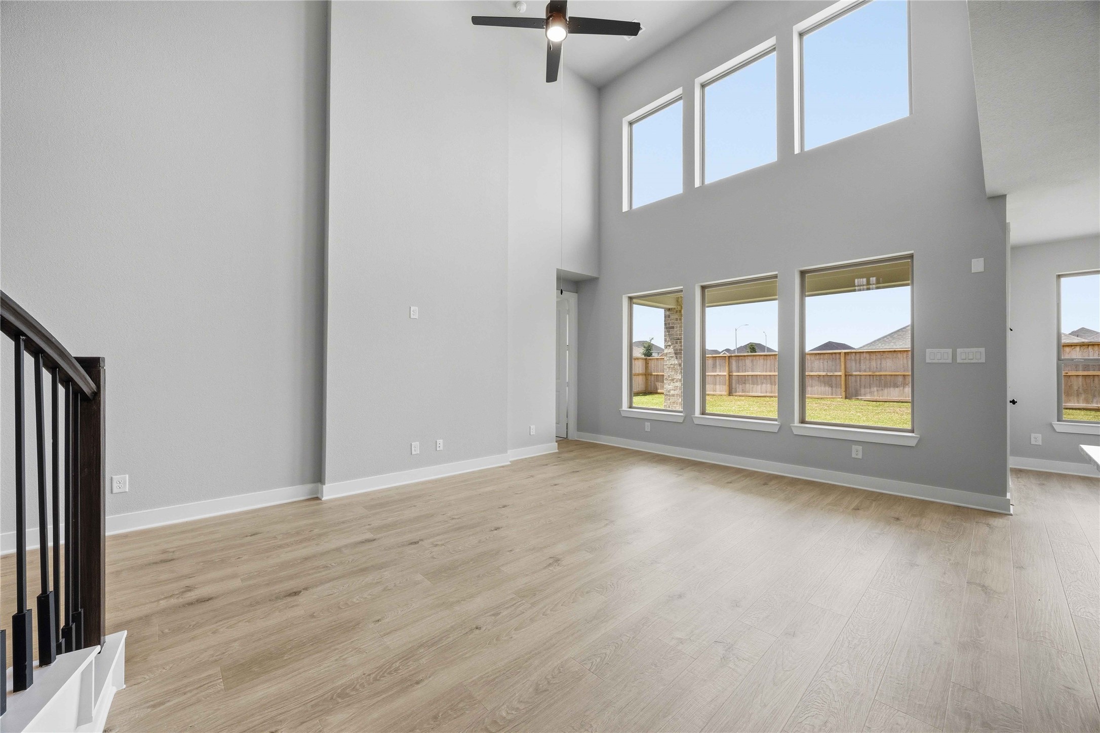 2912 Golden Dust Drive Property Photo 10