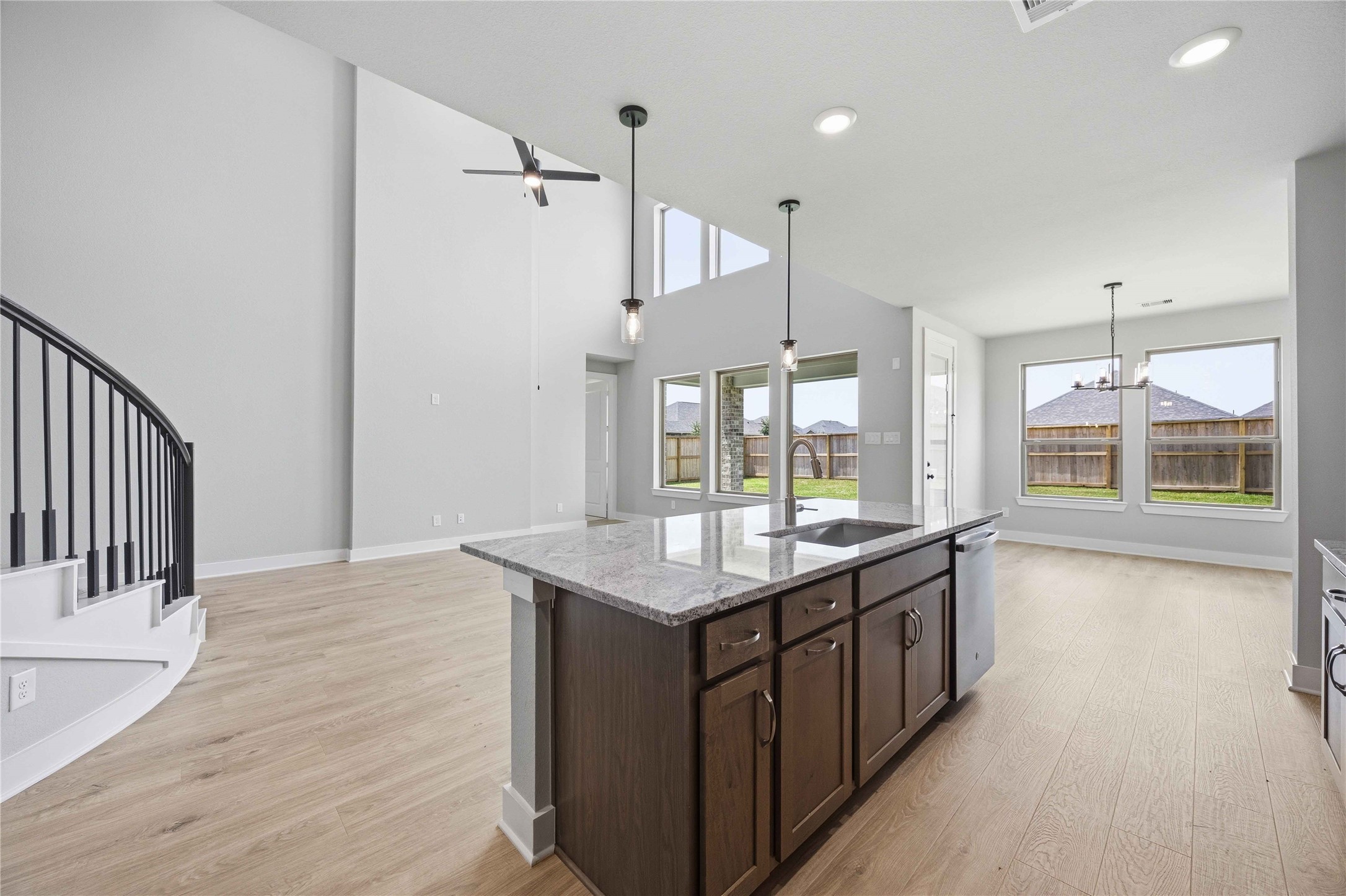 2912 Golden Dust Drive Property Photo 12