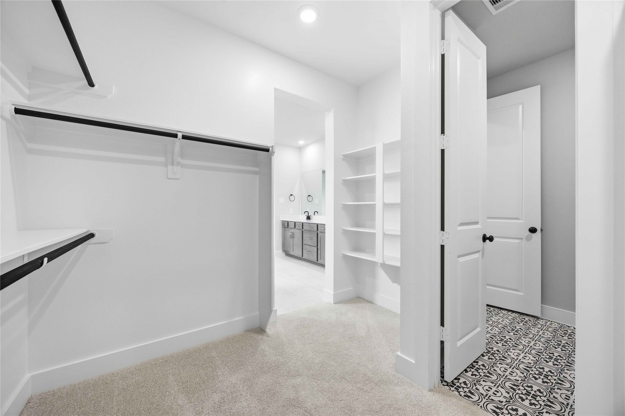 2912 Golden Dust Drive Property Photo 22