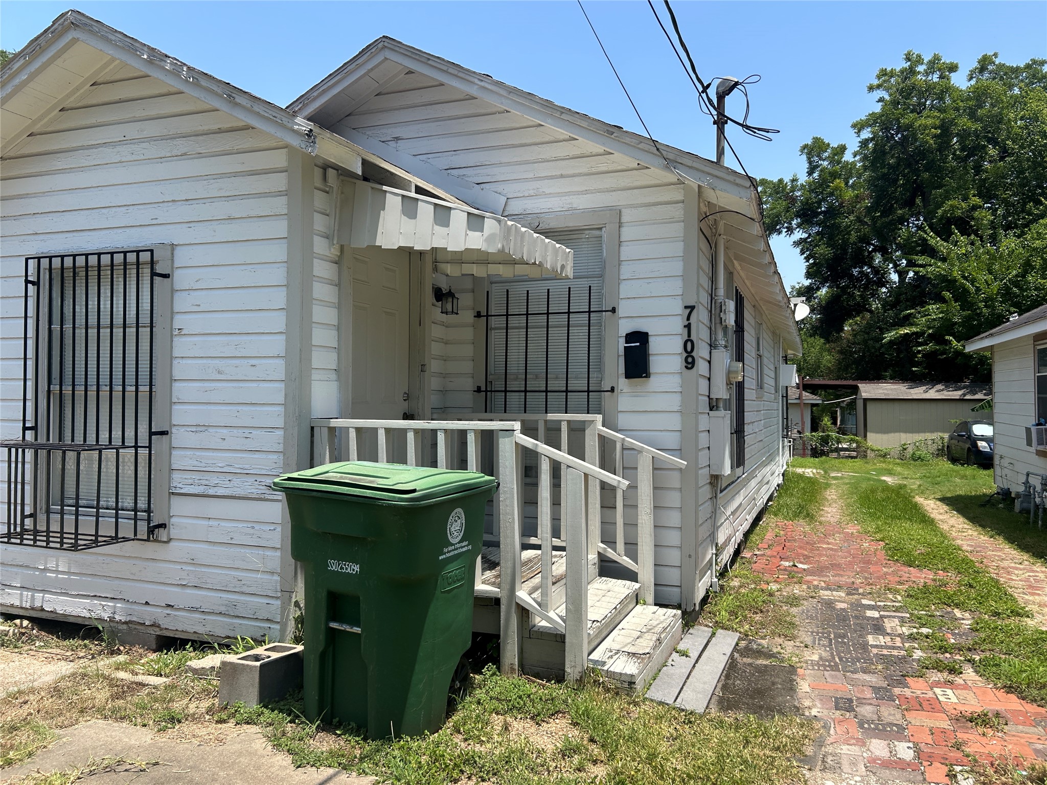 7109 Avenue O Property Photo 3