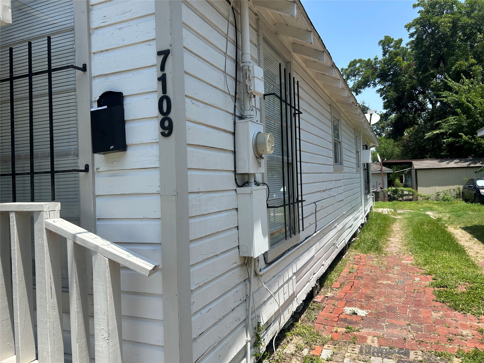 7109 Avenue O Property Photo 5