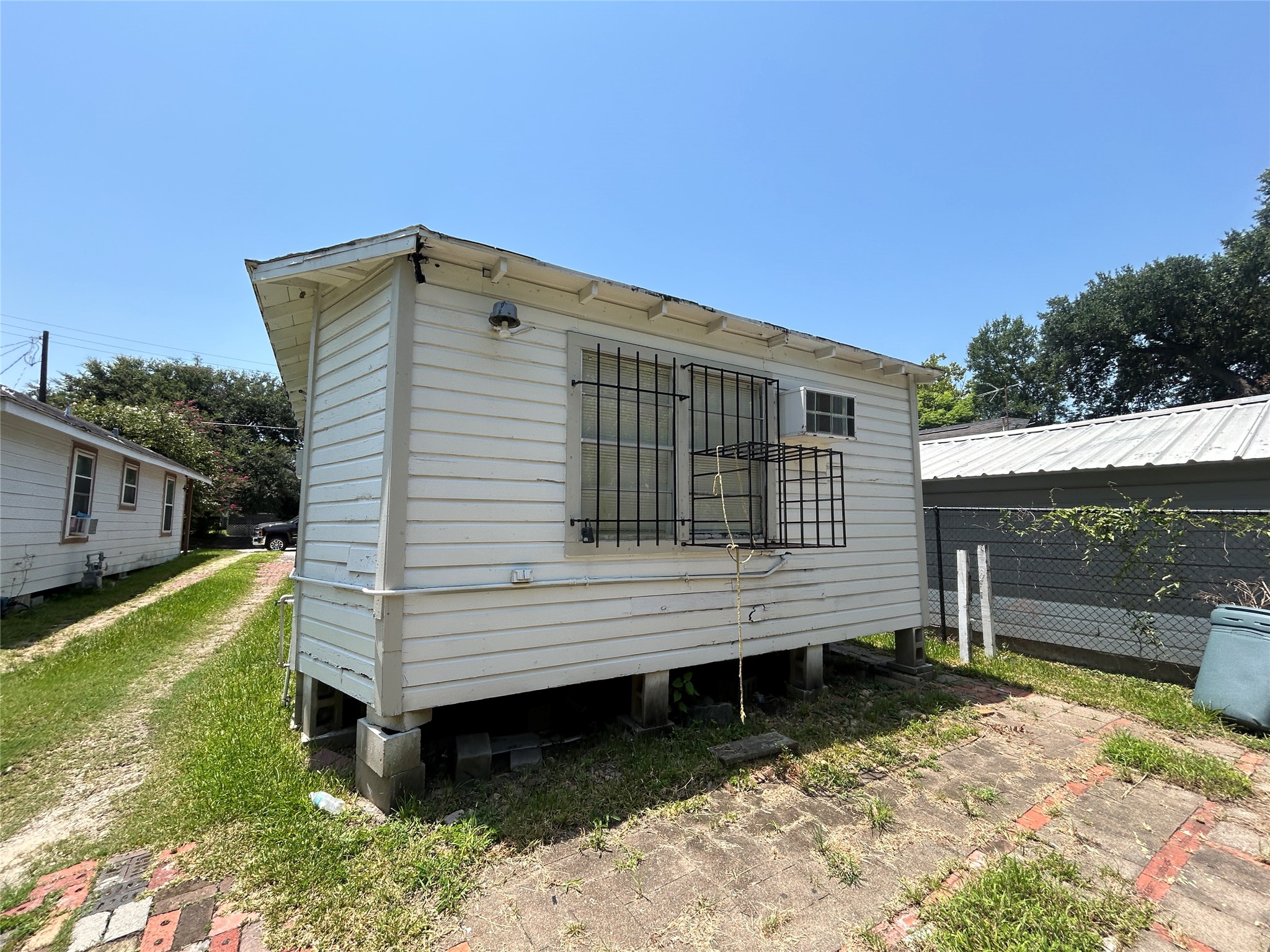 7109 Avenue O Property Photo 9