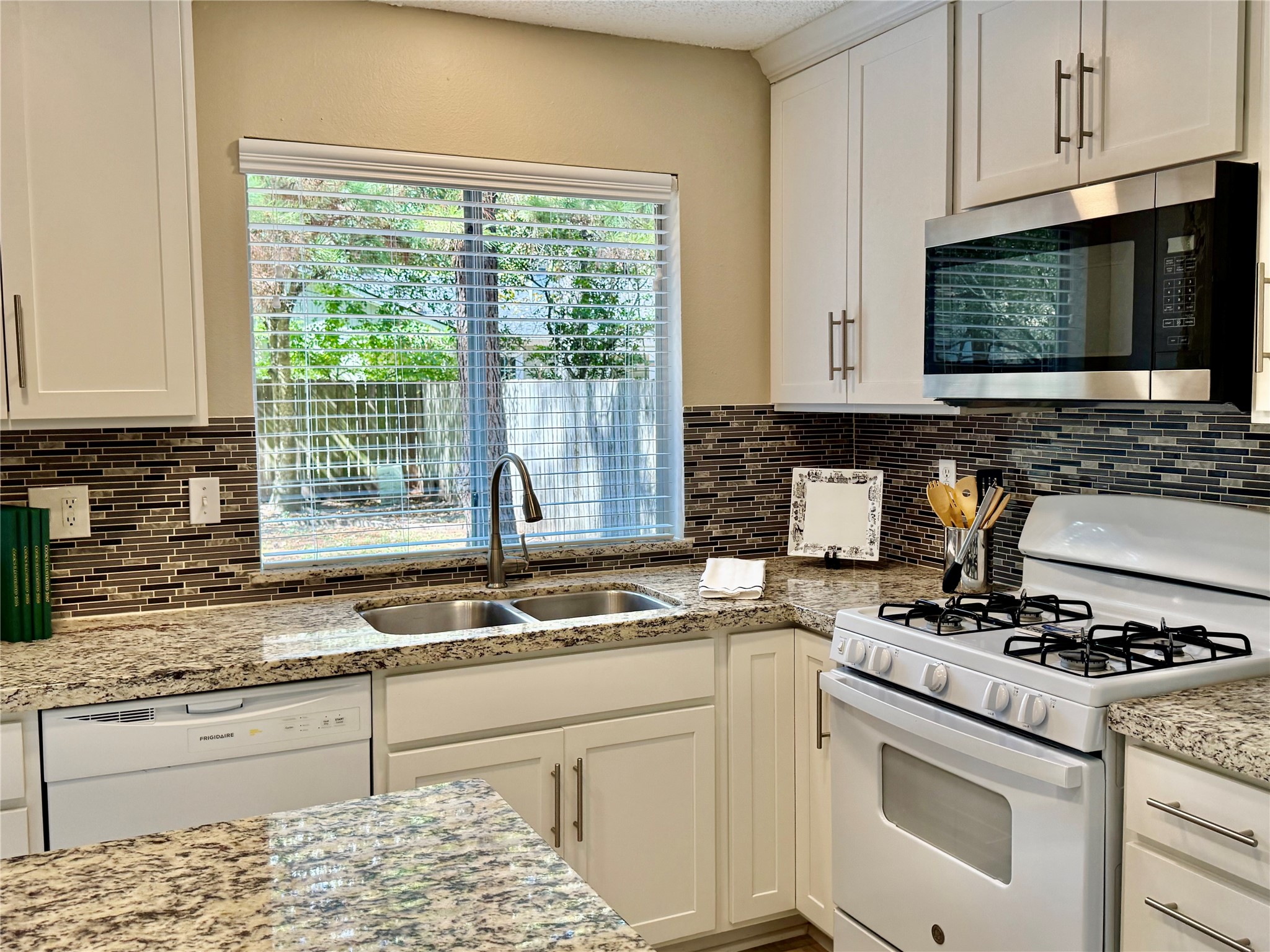 6 Leverwood Court Property Photo 7