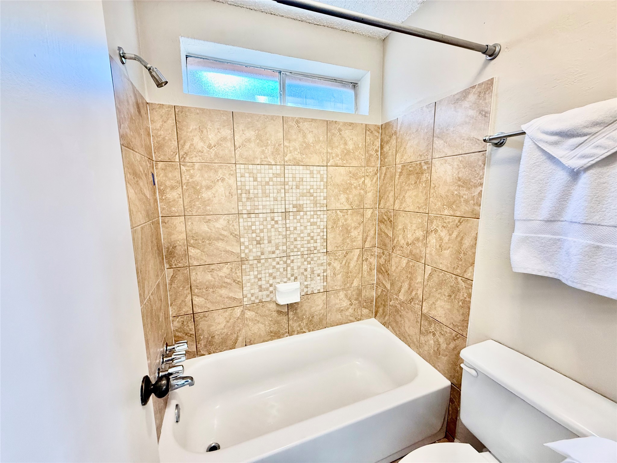 6 Leverwood Court Property Photo 12