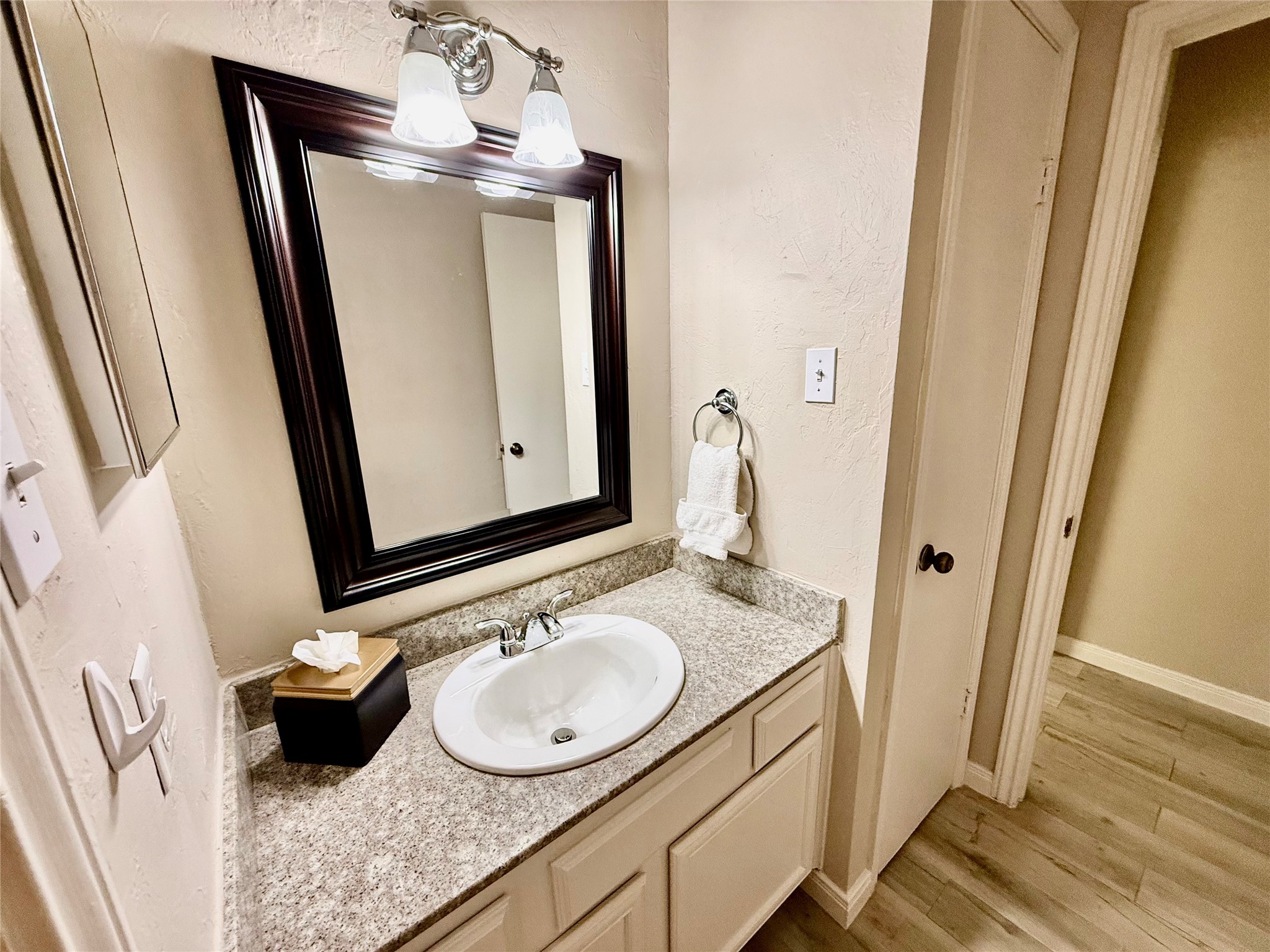 6 Leverwood Court Property Photo 18