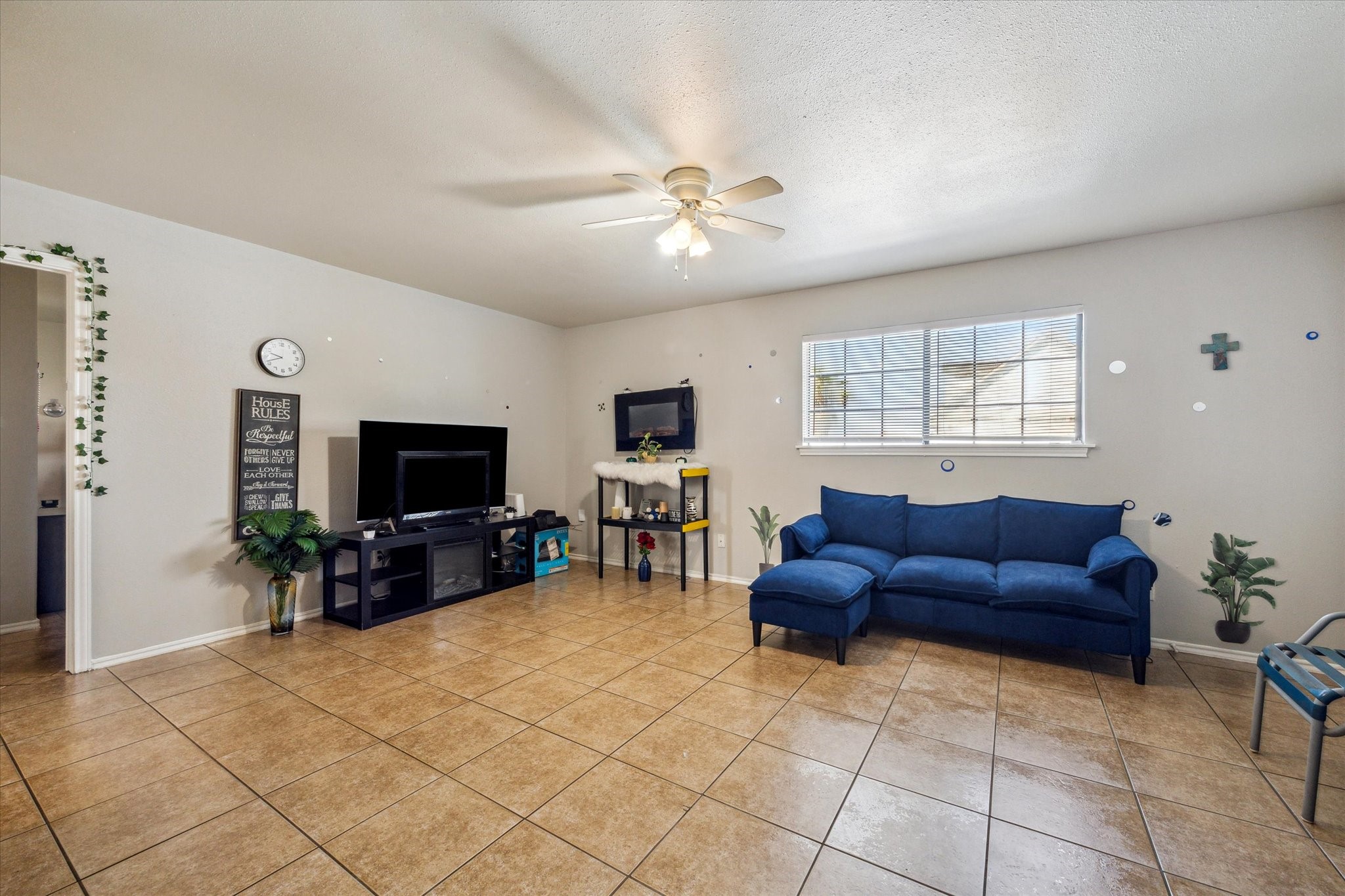 3718 Sealy Street Property Photo 7