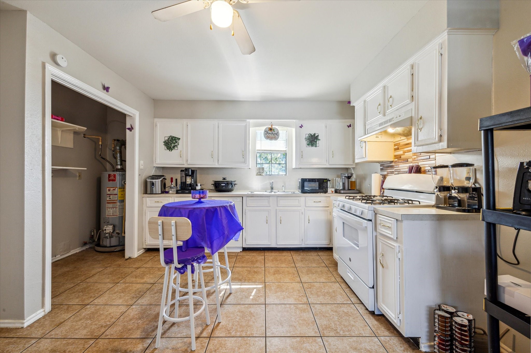 3718 Sealy Street Property Photo 10