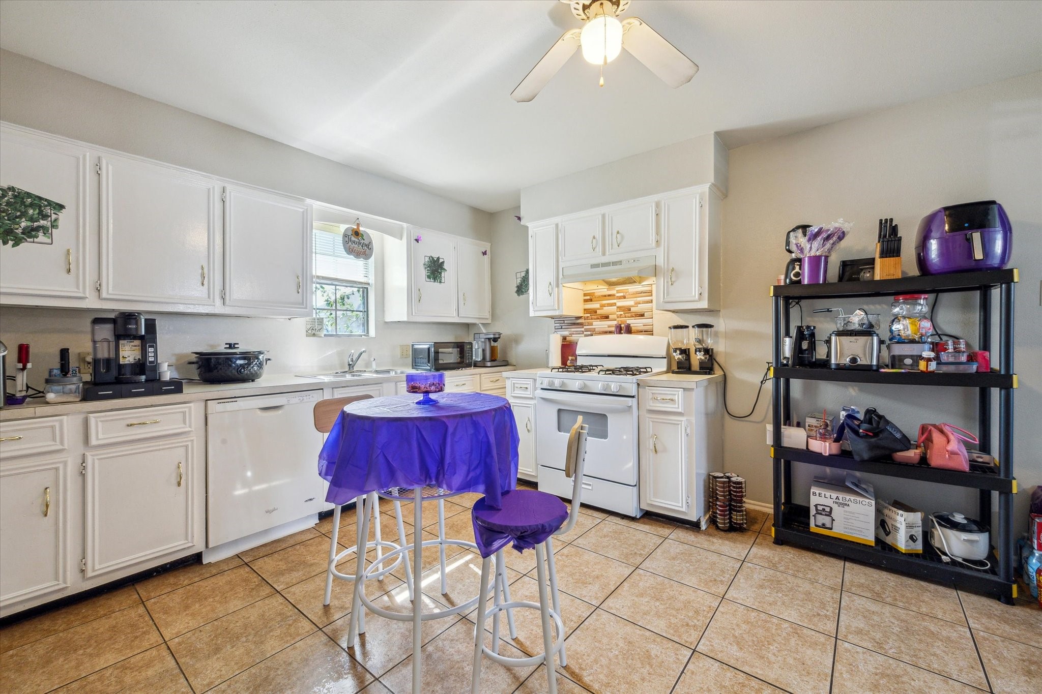 3718 Sealy Street Property Photo 11