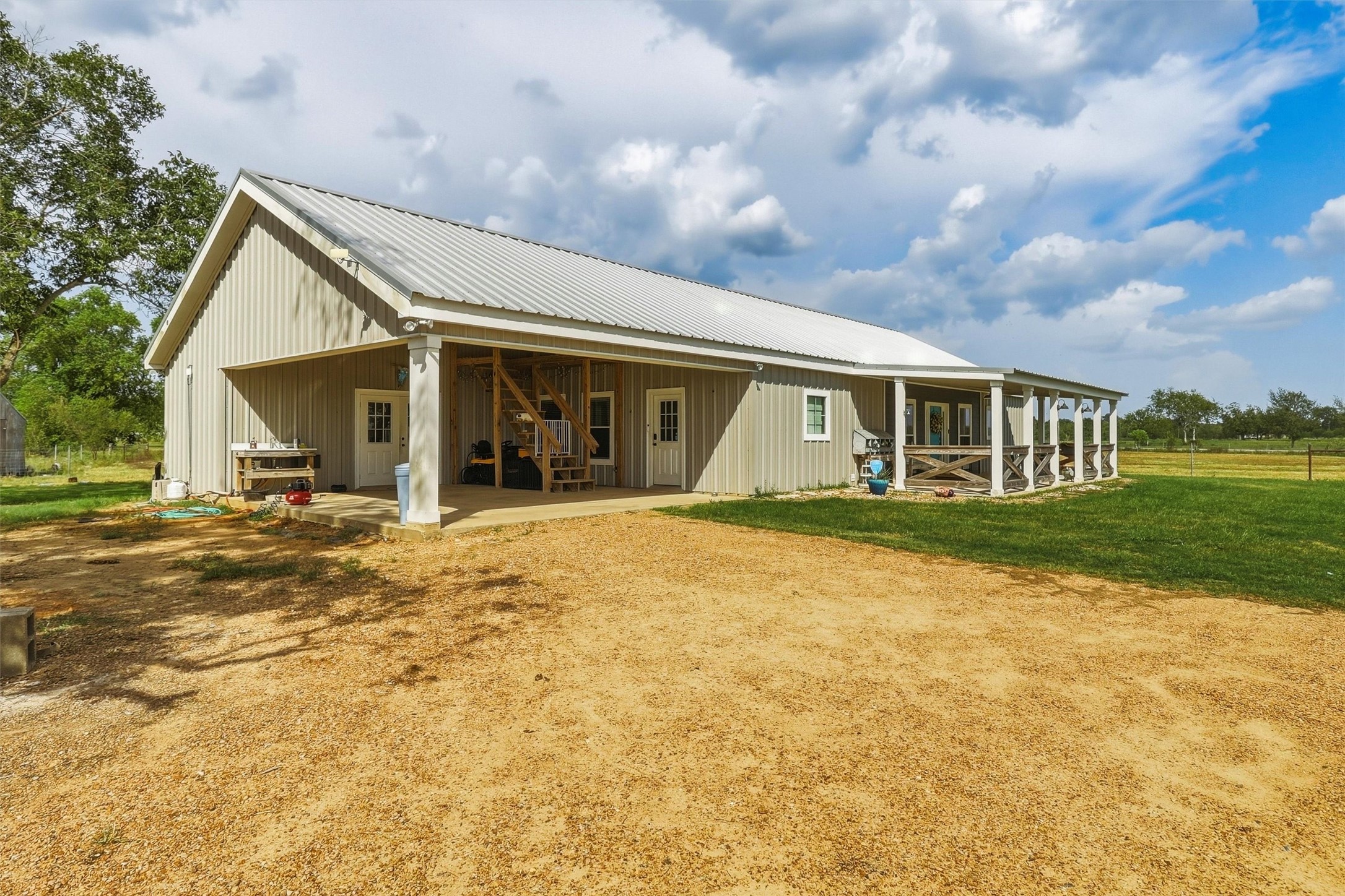 1792 Stockold Road Property Photo 3