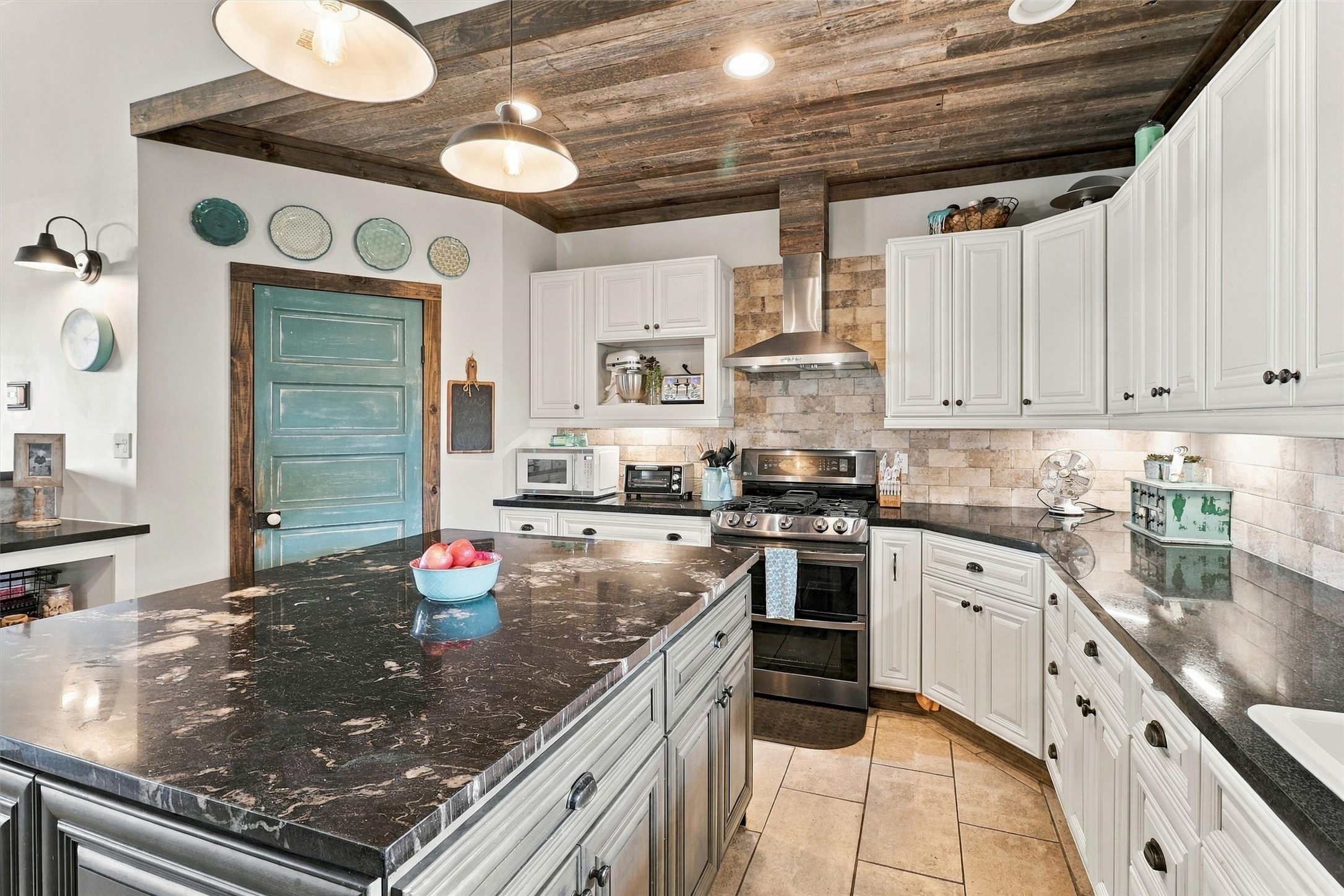 1792 Stockold Road Property Photo 10