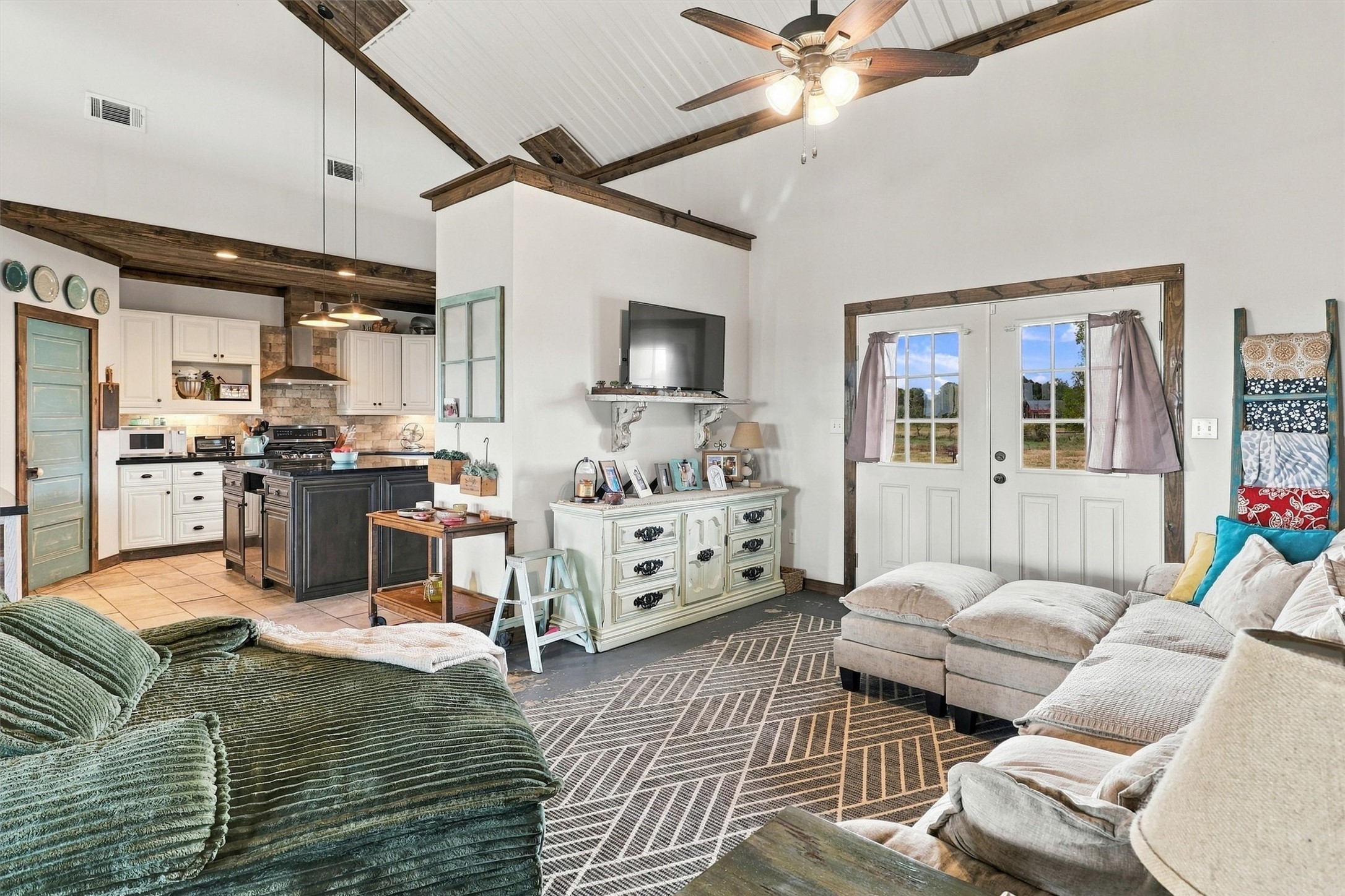 1792 Stockold Road Property Photo 14