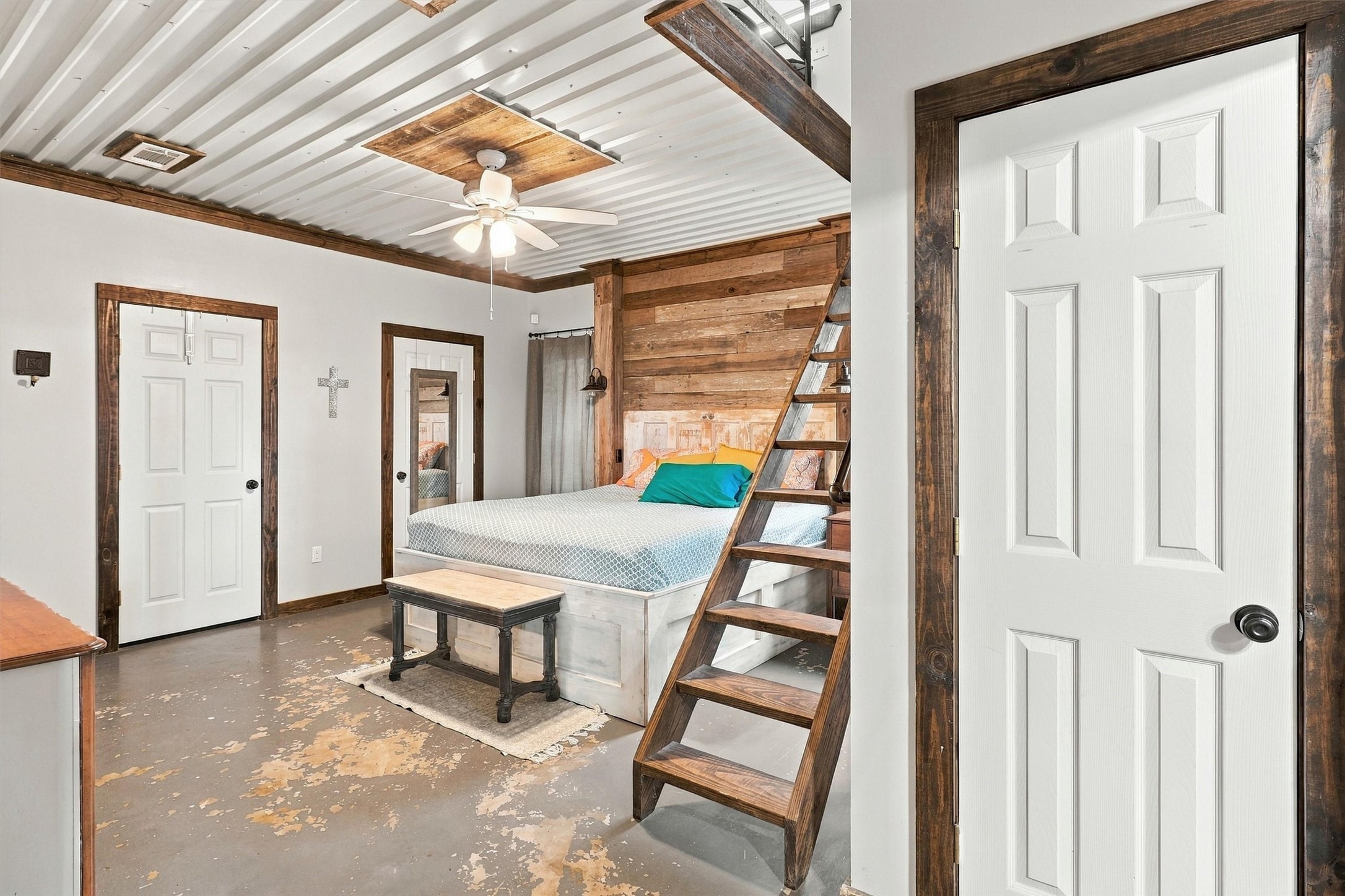 1792 Stockold Road Property Photo 17