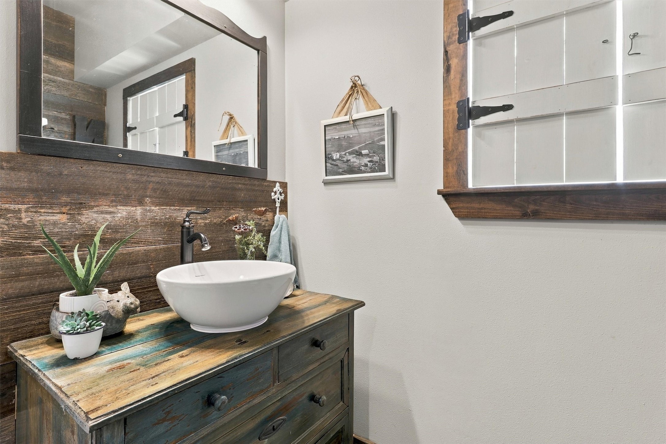 1792 Stockold Road Property Photo 28