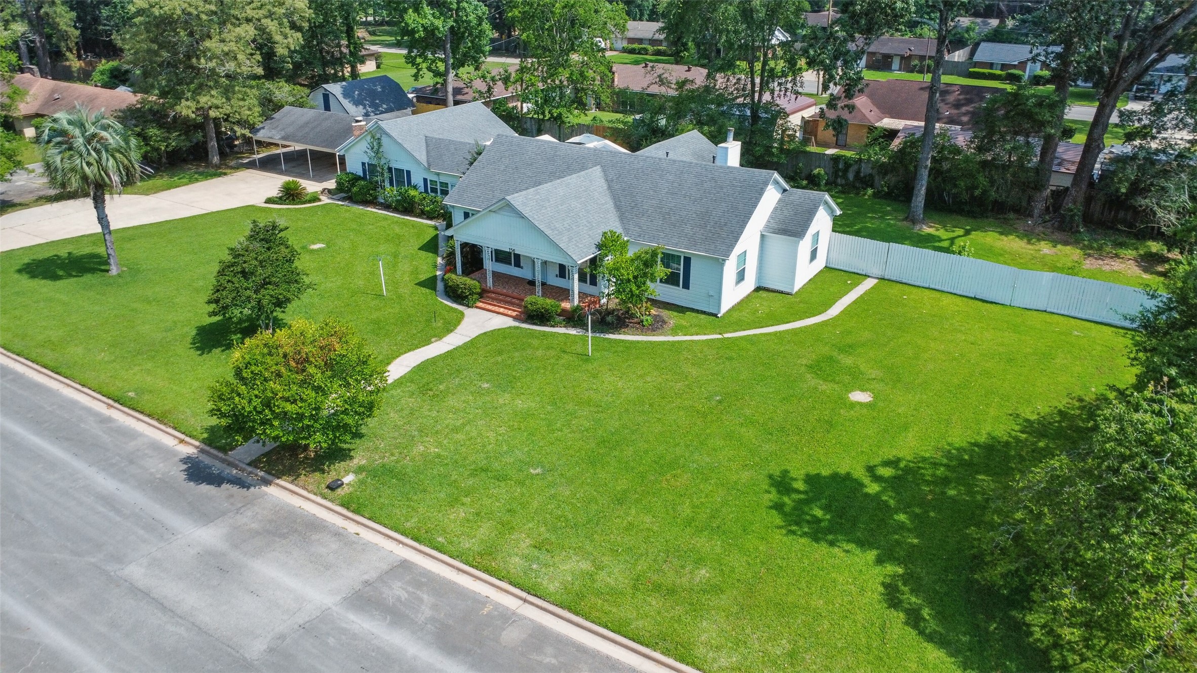 156 Circle Drive Property Photo 1