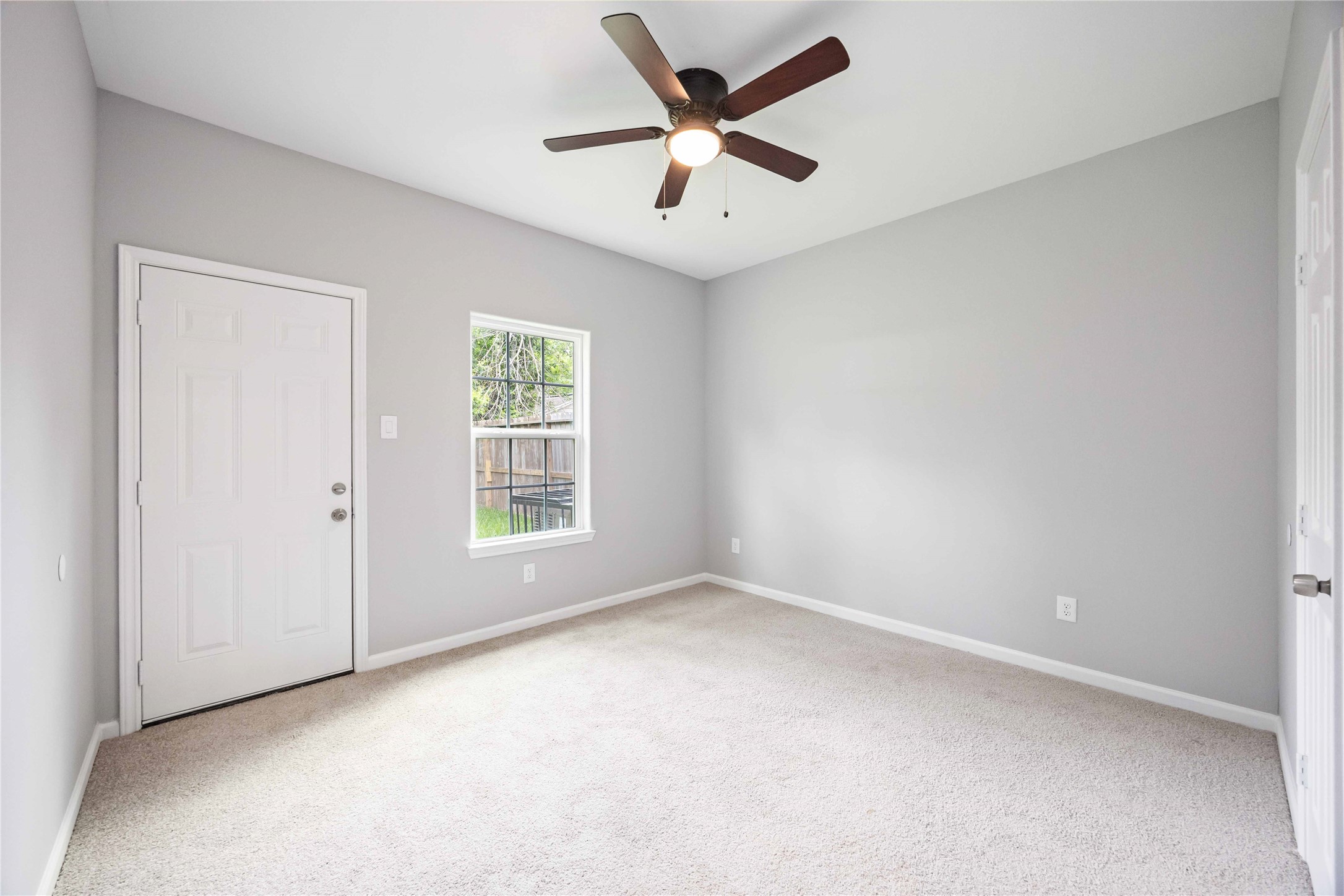 4507 White Rock Street B Property Photo 13