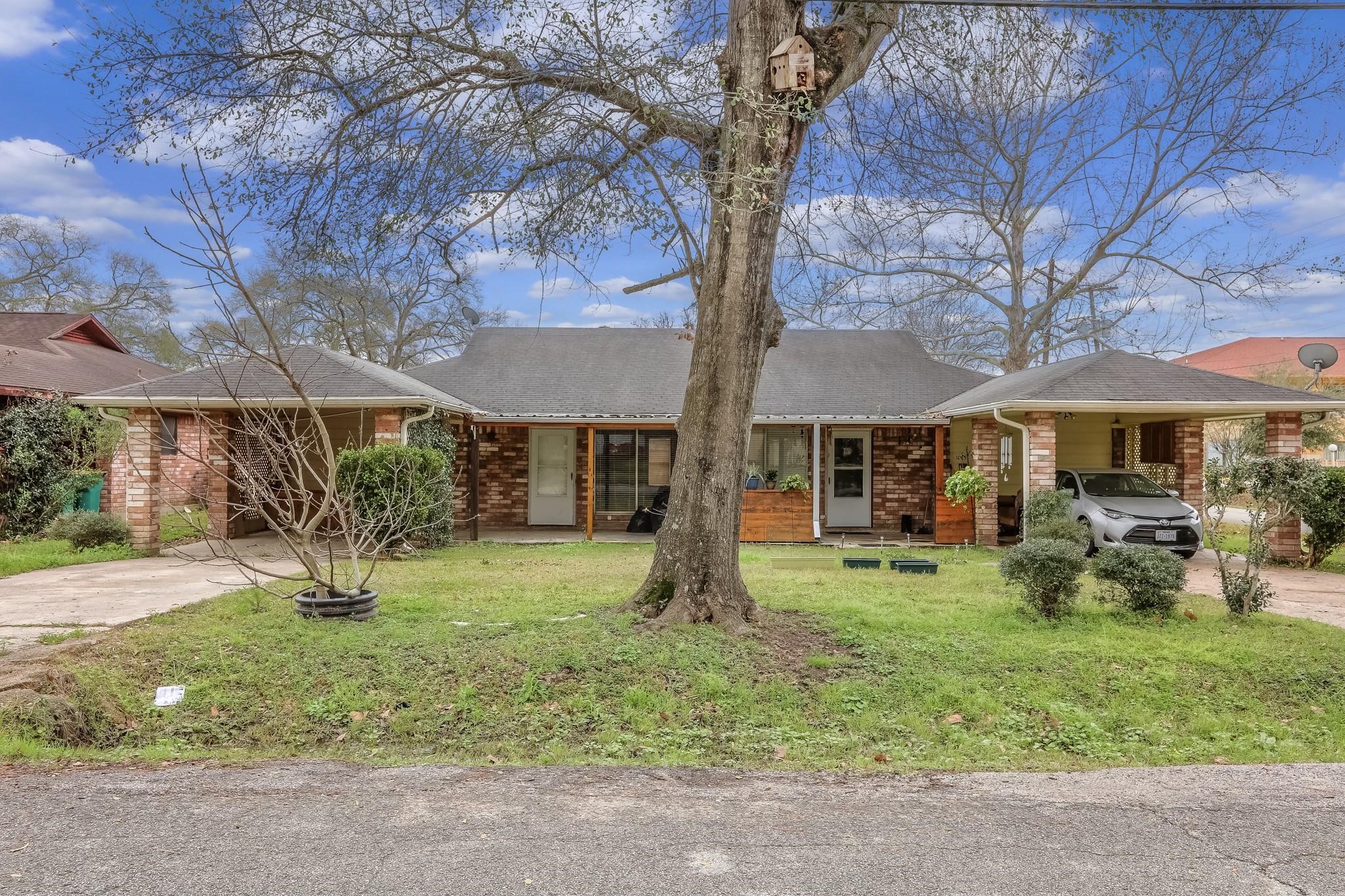 1013 Mccall Avenue Property Photo 1
