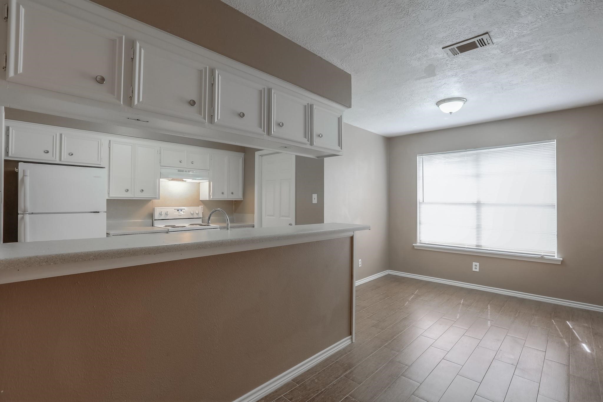 1013 Mccall Avenue Property Photo 2