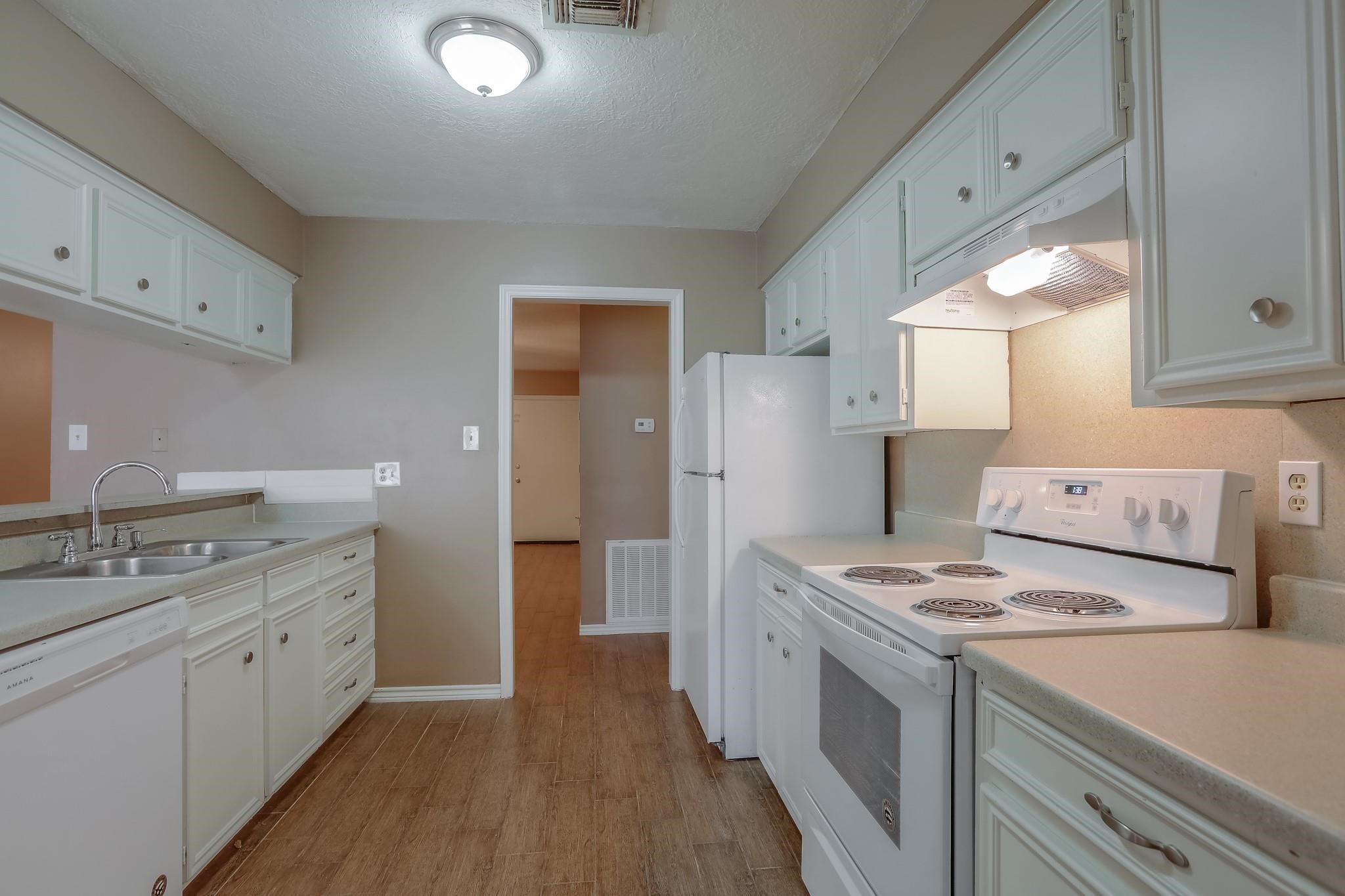 1013 Mccall Avenue Property Photo 5
