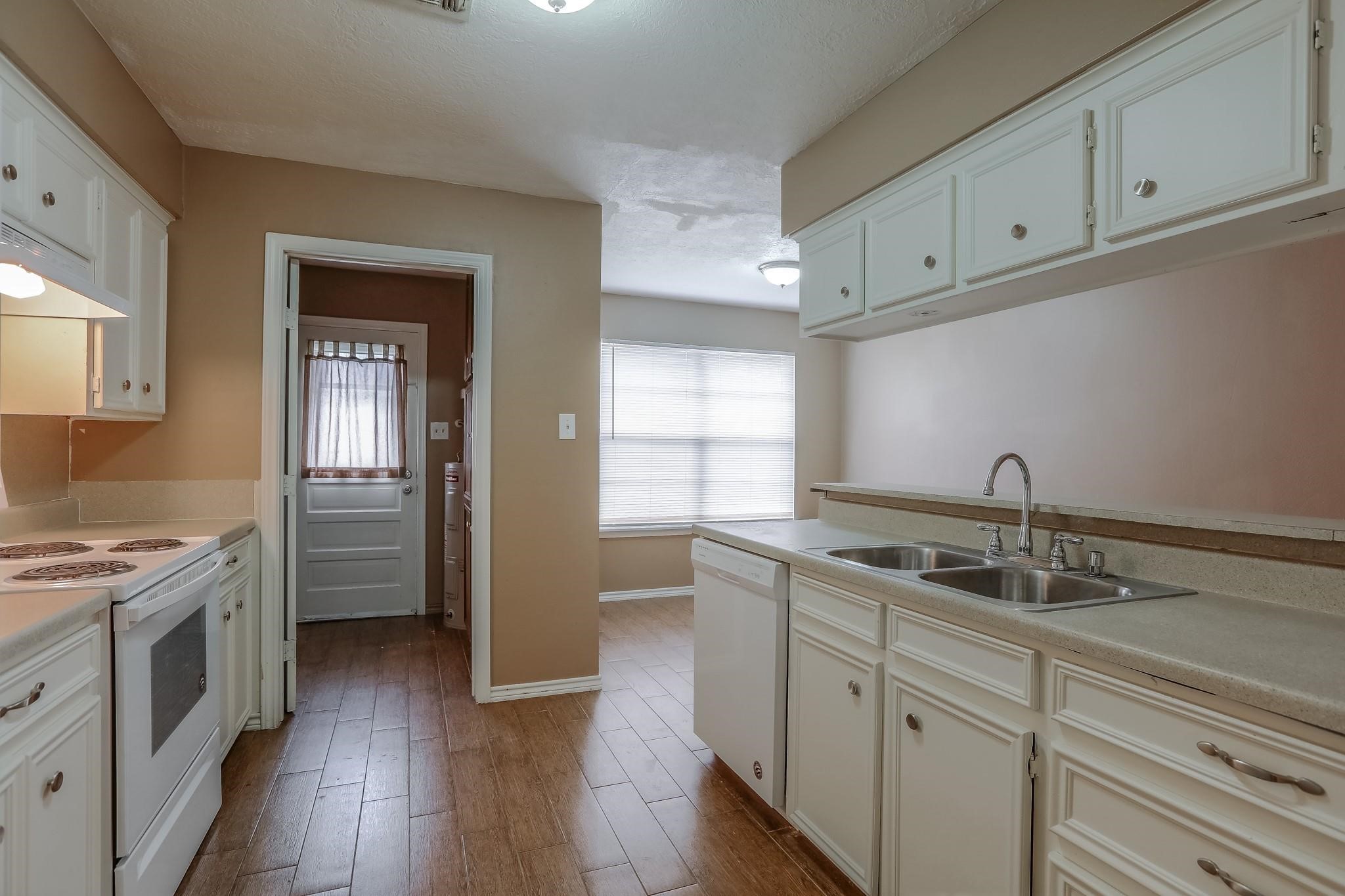 1013 Mccall Avenue Property Photo 10
