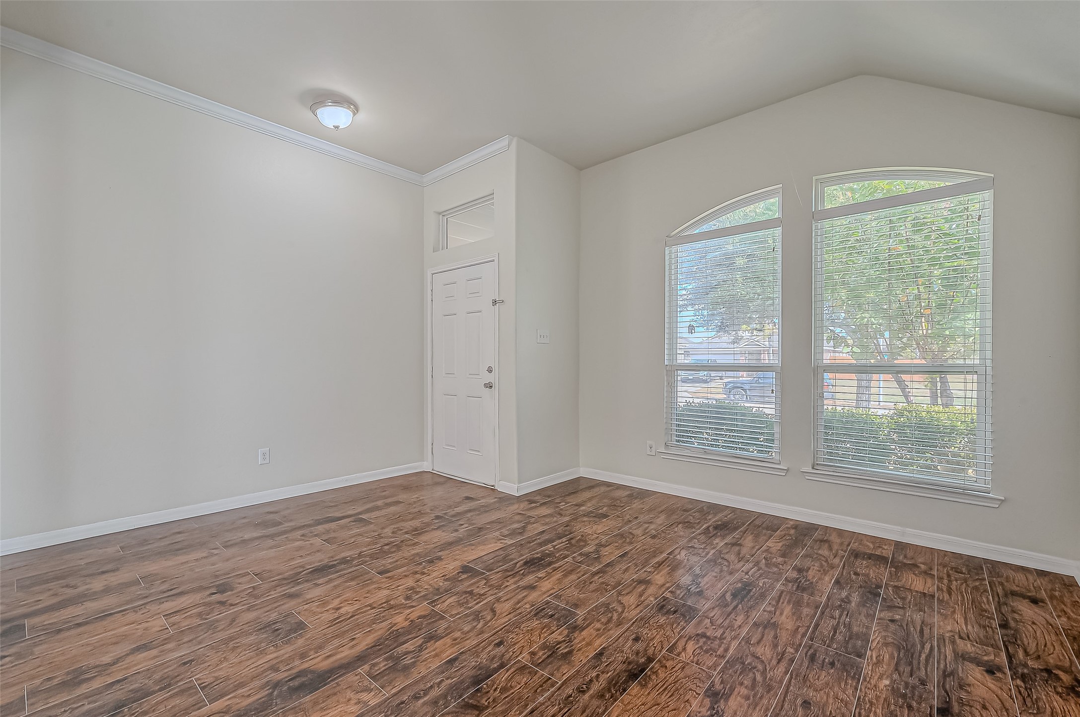 514 Heatherton Hill Drive Property Photo 10