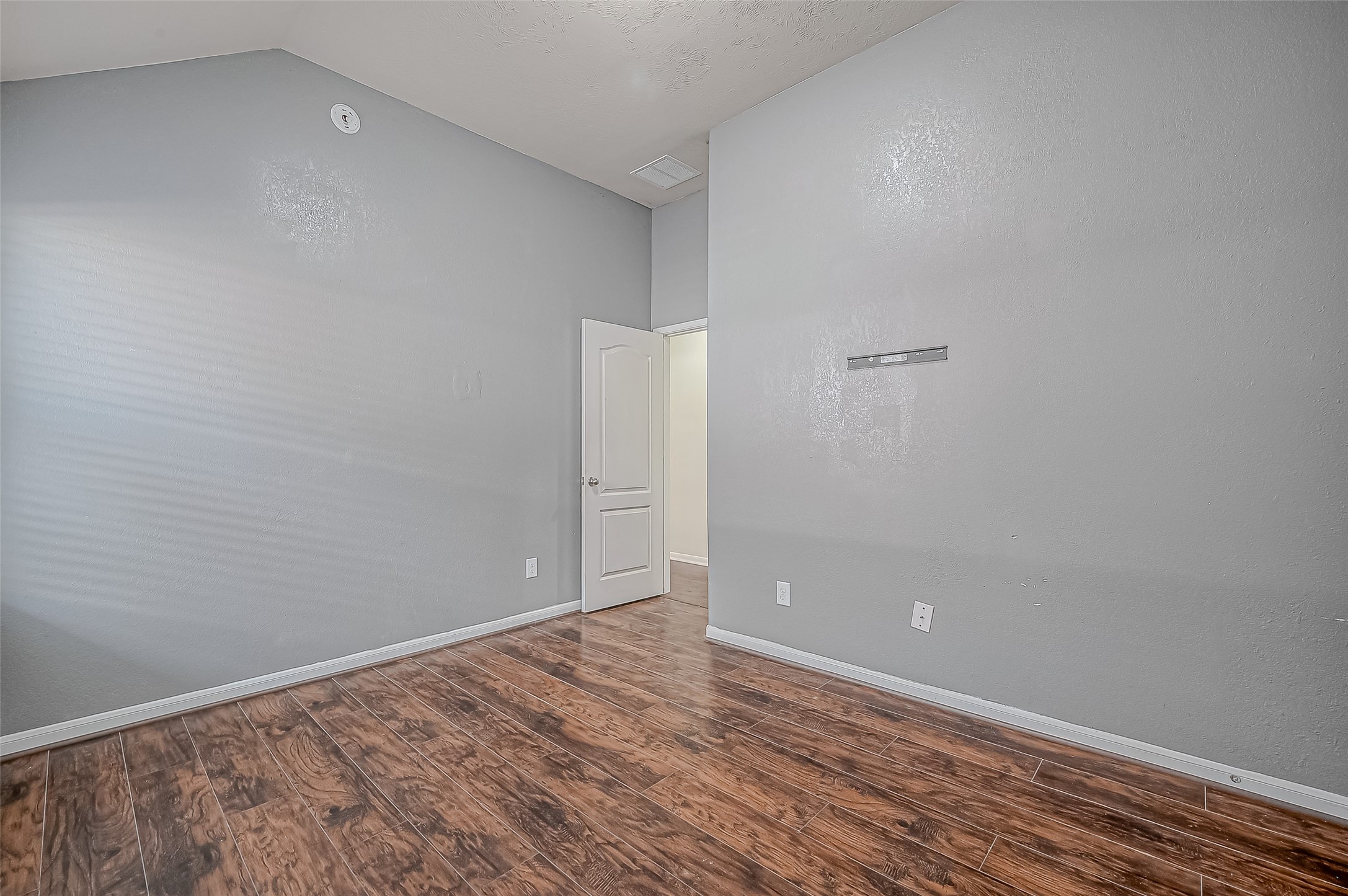 514 Heatherton Hill Drive Property Photo 37