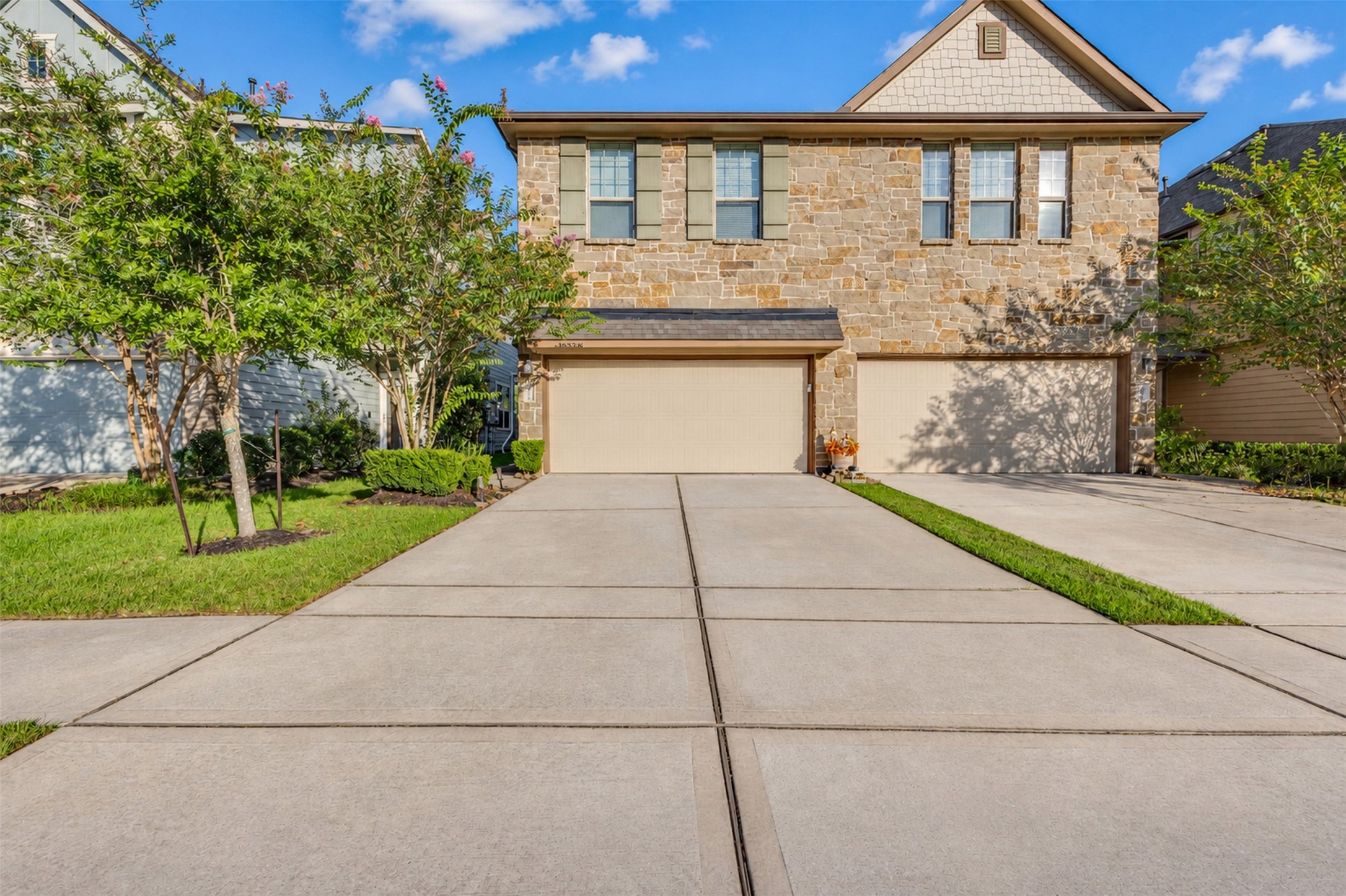 18426 Jasmine Garden Place Property Photo 1