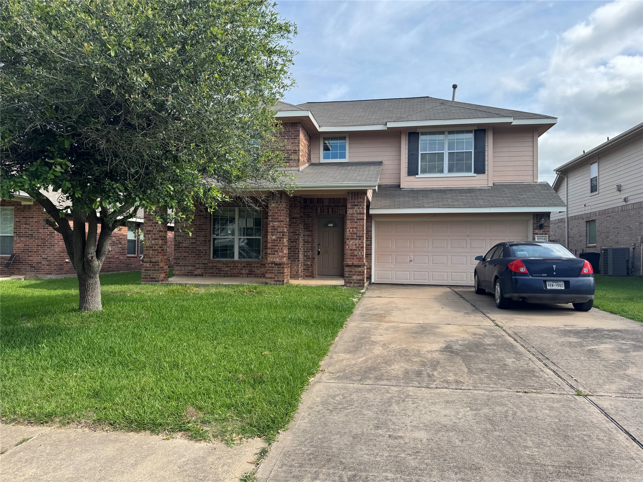 18914 Squirrel Oaks Drive Property Photo 1