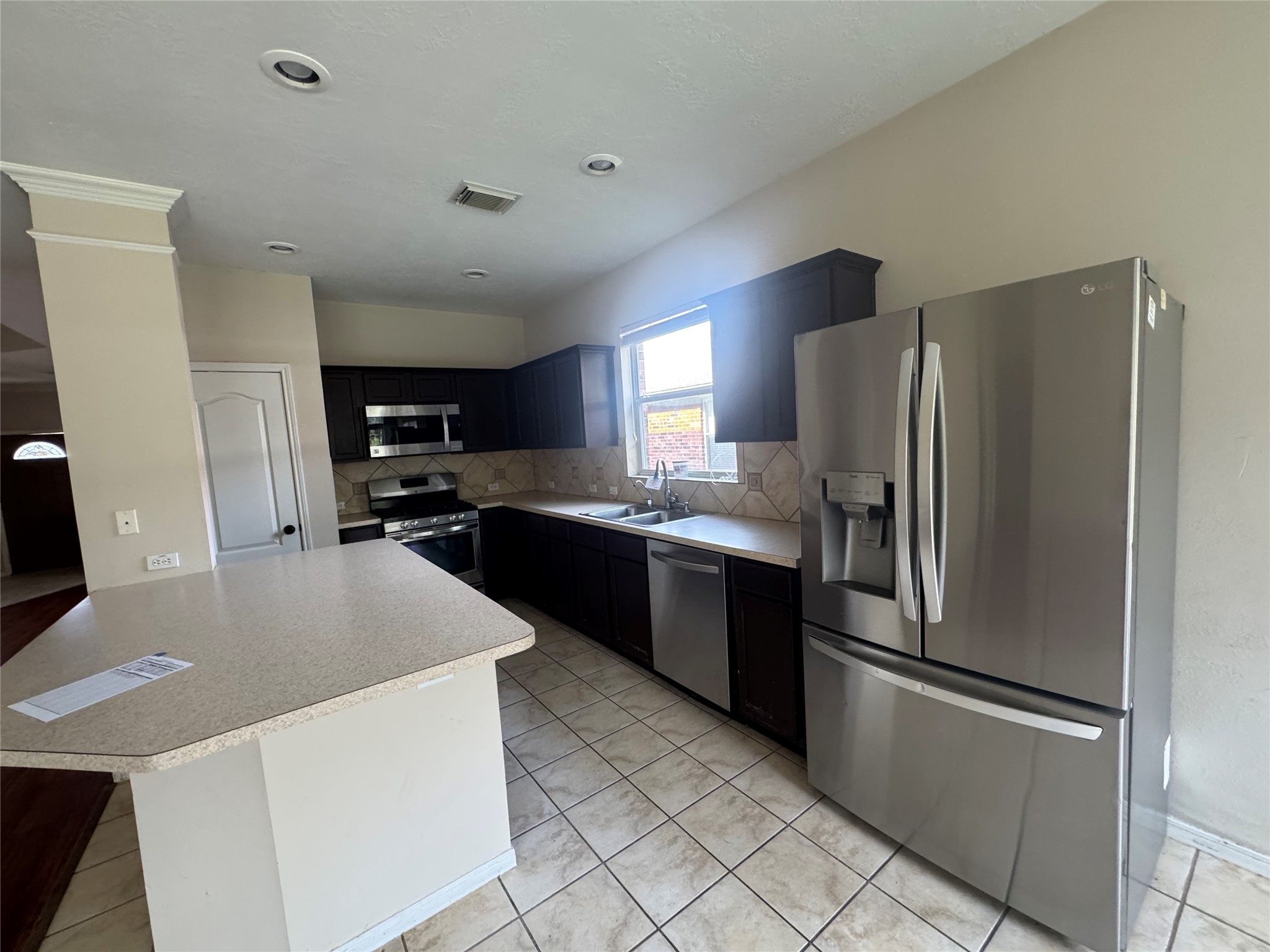 18914 Squirrel Oaks Drive Property Photo 6