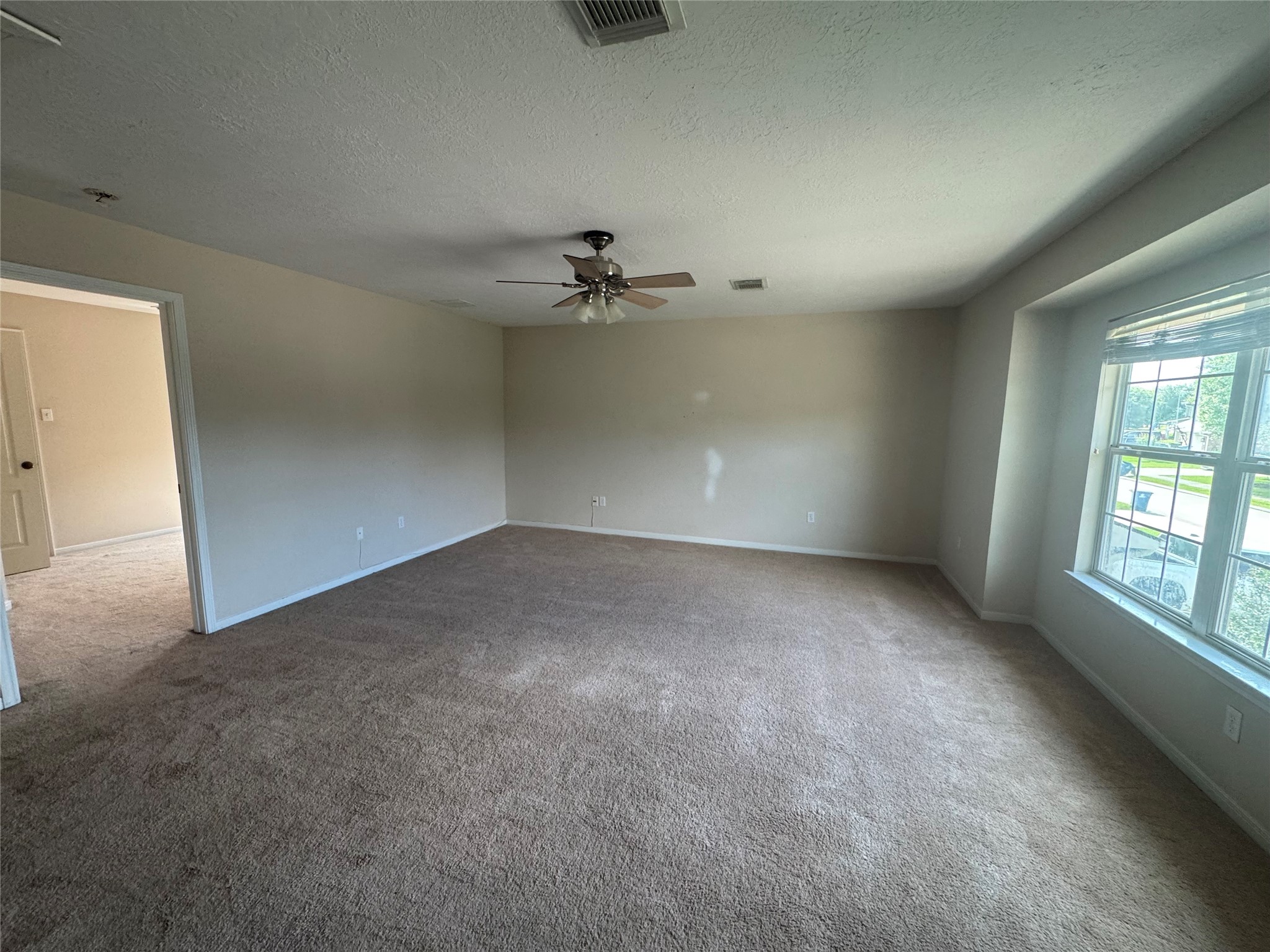 18914 Squirrel Oaks Drive Property Photo 11