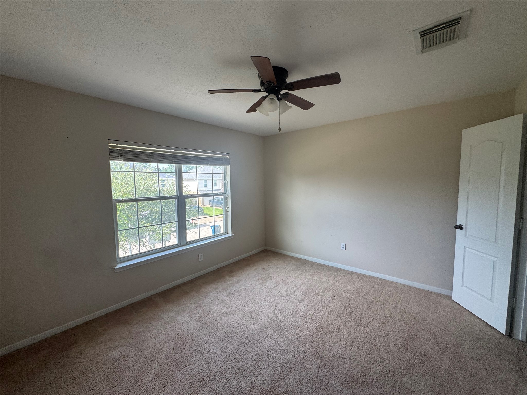 18914 Squirrel Oaks Drive Property Photo 14